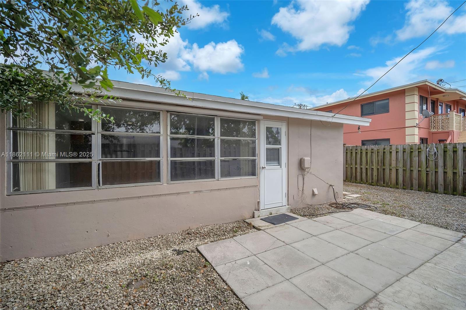 See details / 2631 sq. ft. $ 2025-10-19 0 Photo