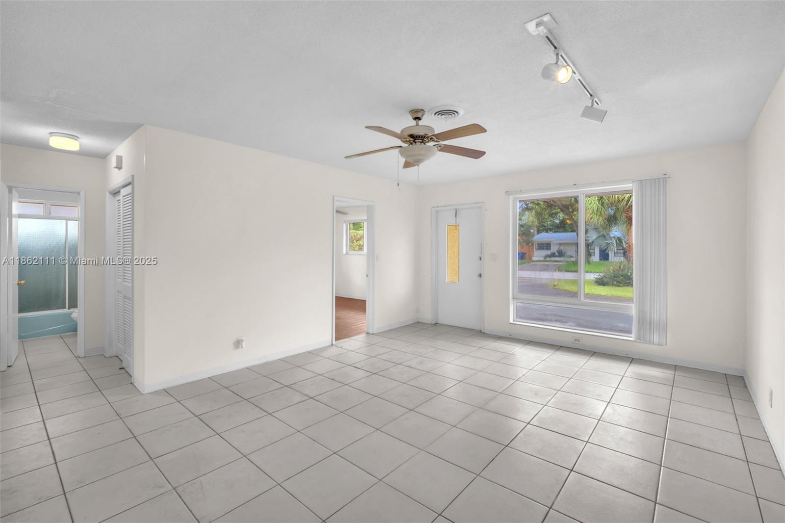 See details / 2631 sq. ft. $ 2025-10-19 0 Photo
