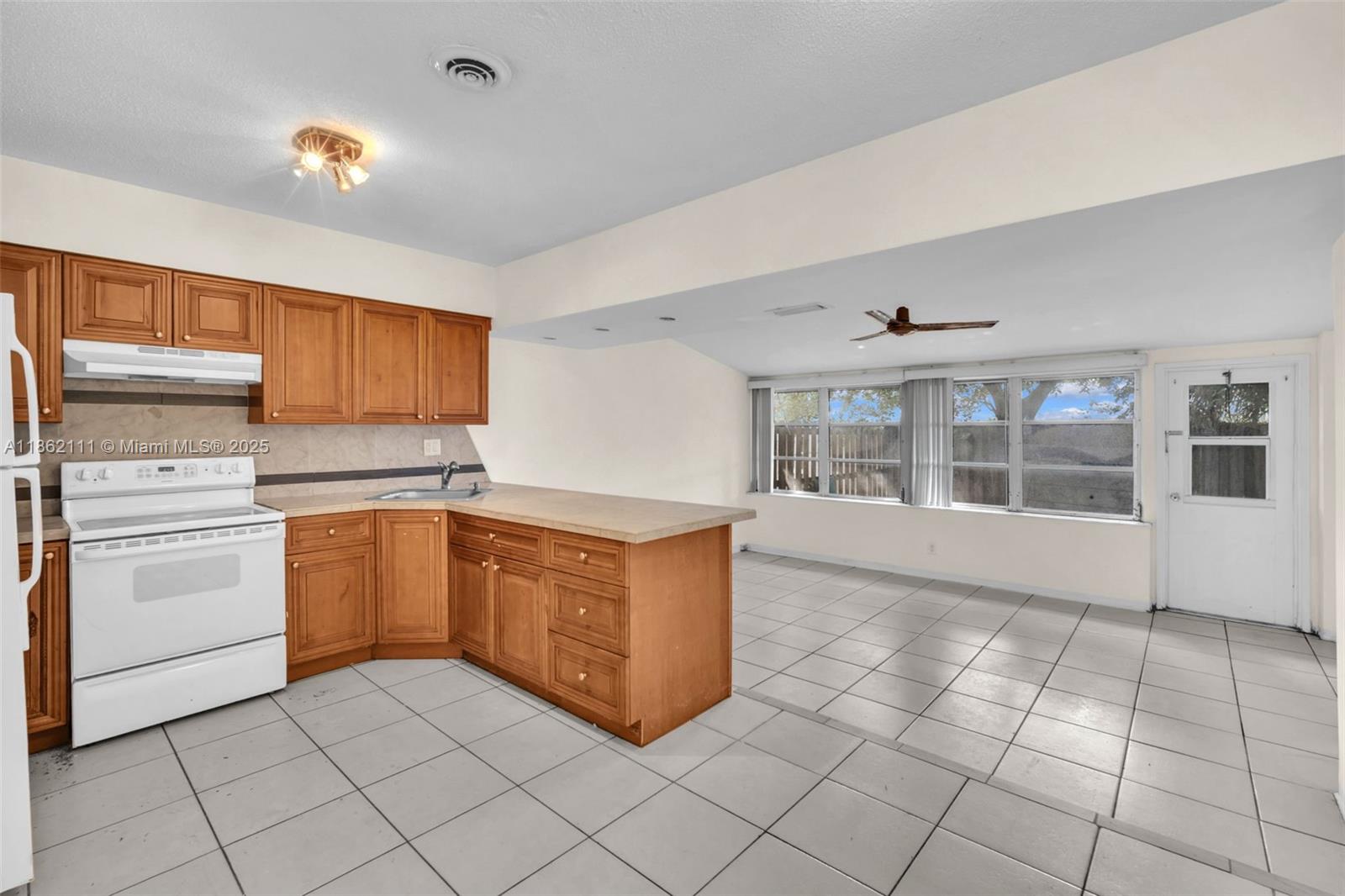 See details / 2631 sq. ft. $ 2025-10-19 0 Photo