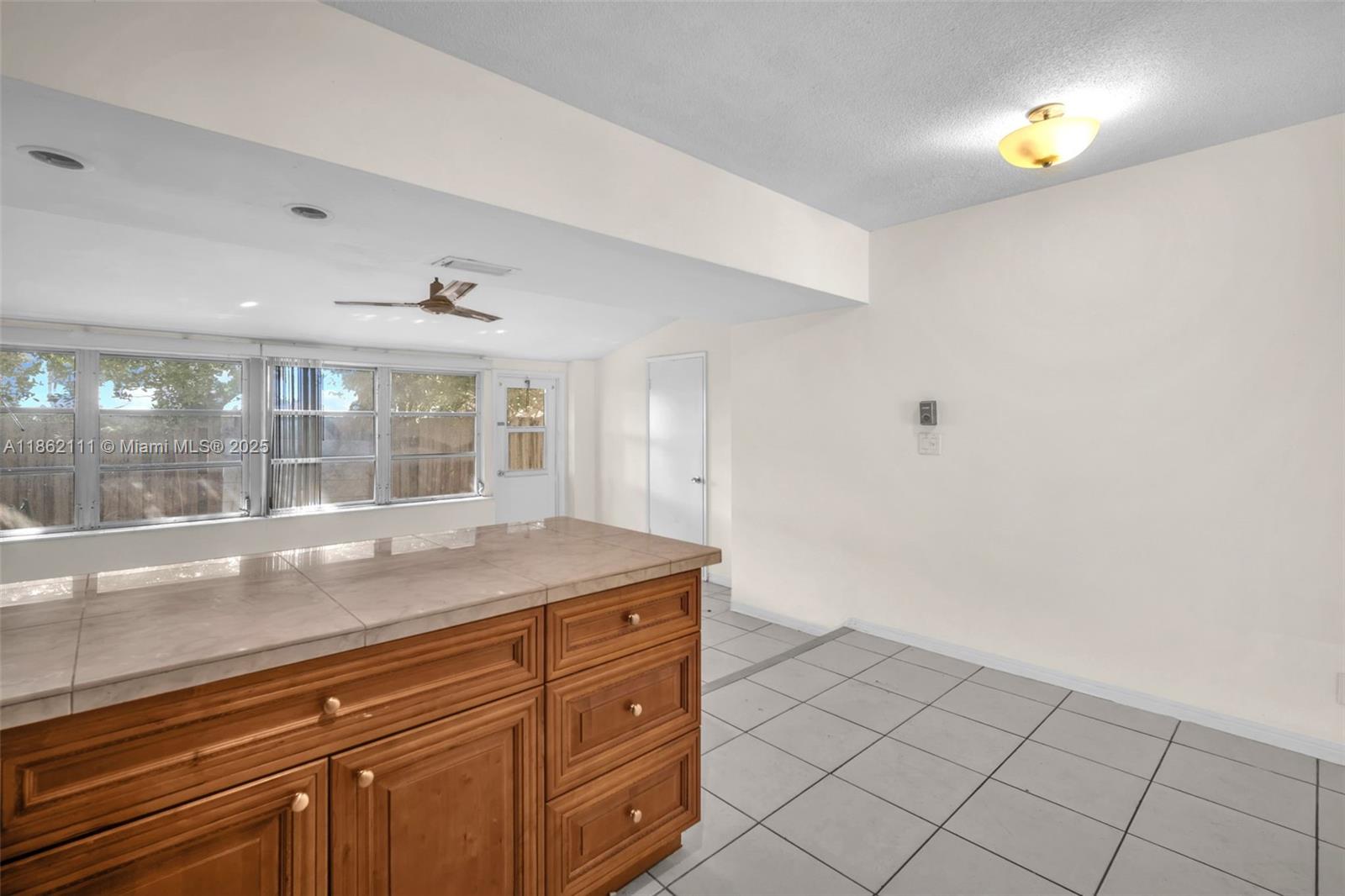 See details / 2631 sq. ft. $ 2025-10-19 0 Photo