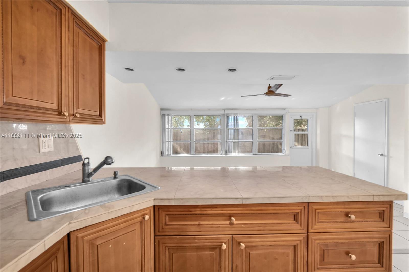 See details / 2631 sq. ft. $ 2025-10-19 0 Photo