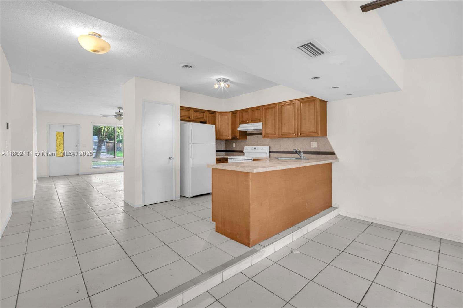 See details / 2631 sq. ft. $ 2025-10-19 0 Photo