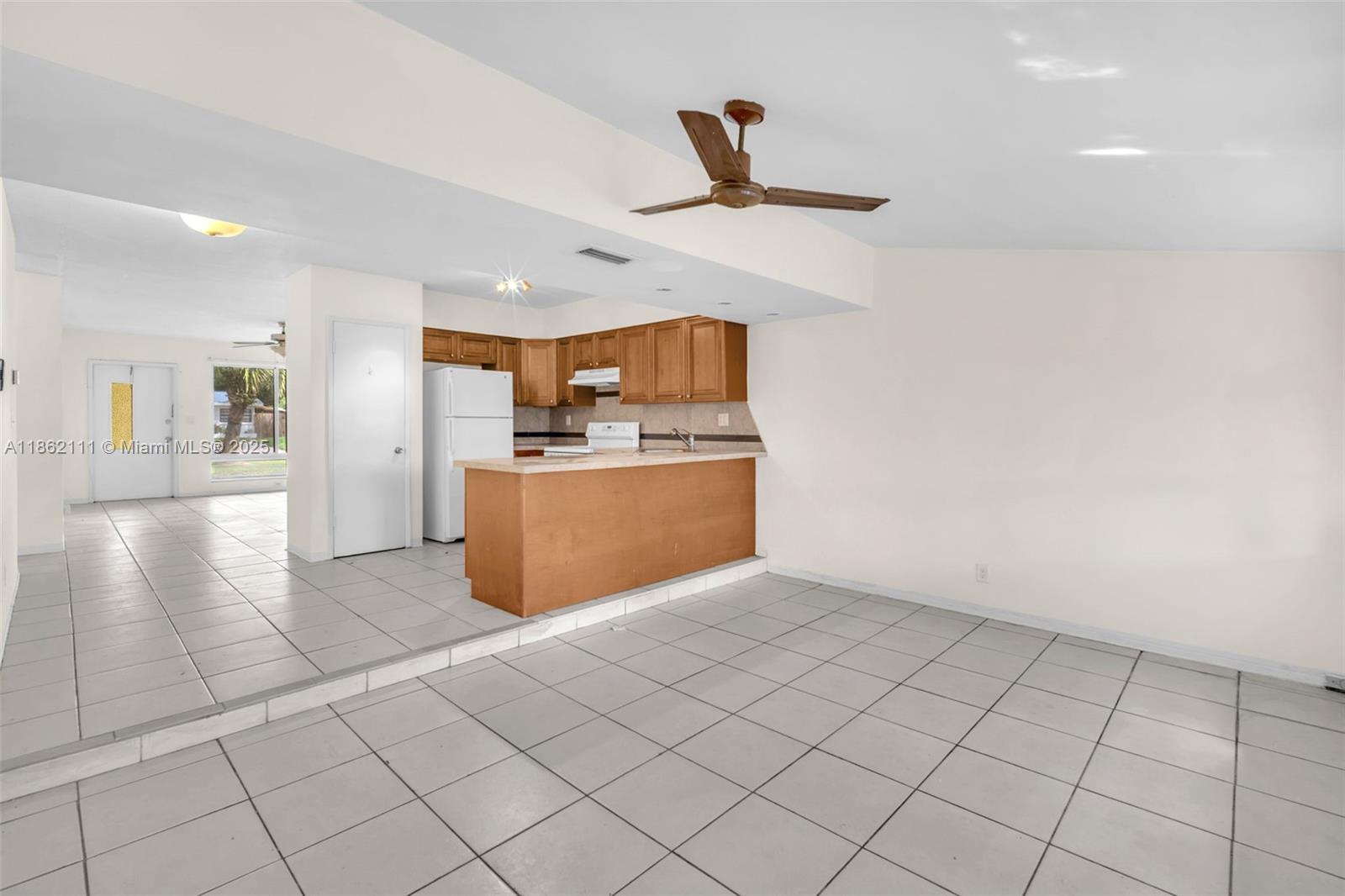 See details / 2631 sq. ft. $ 2025-10-19 0 Photo