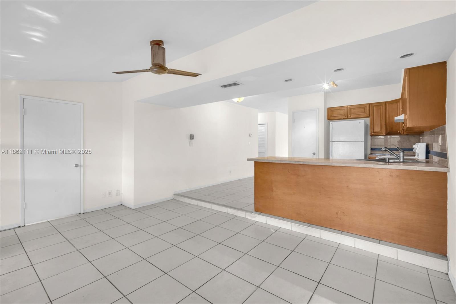 See details / 2631 sq. ft. $ 2025-10-19 0 Photo