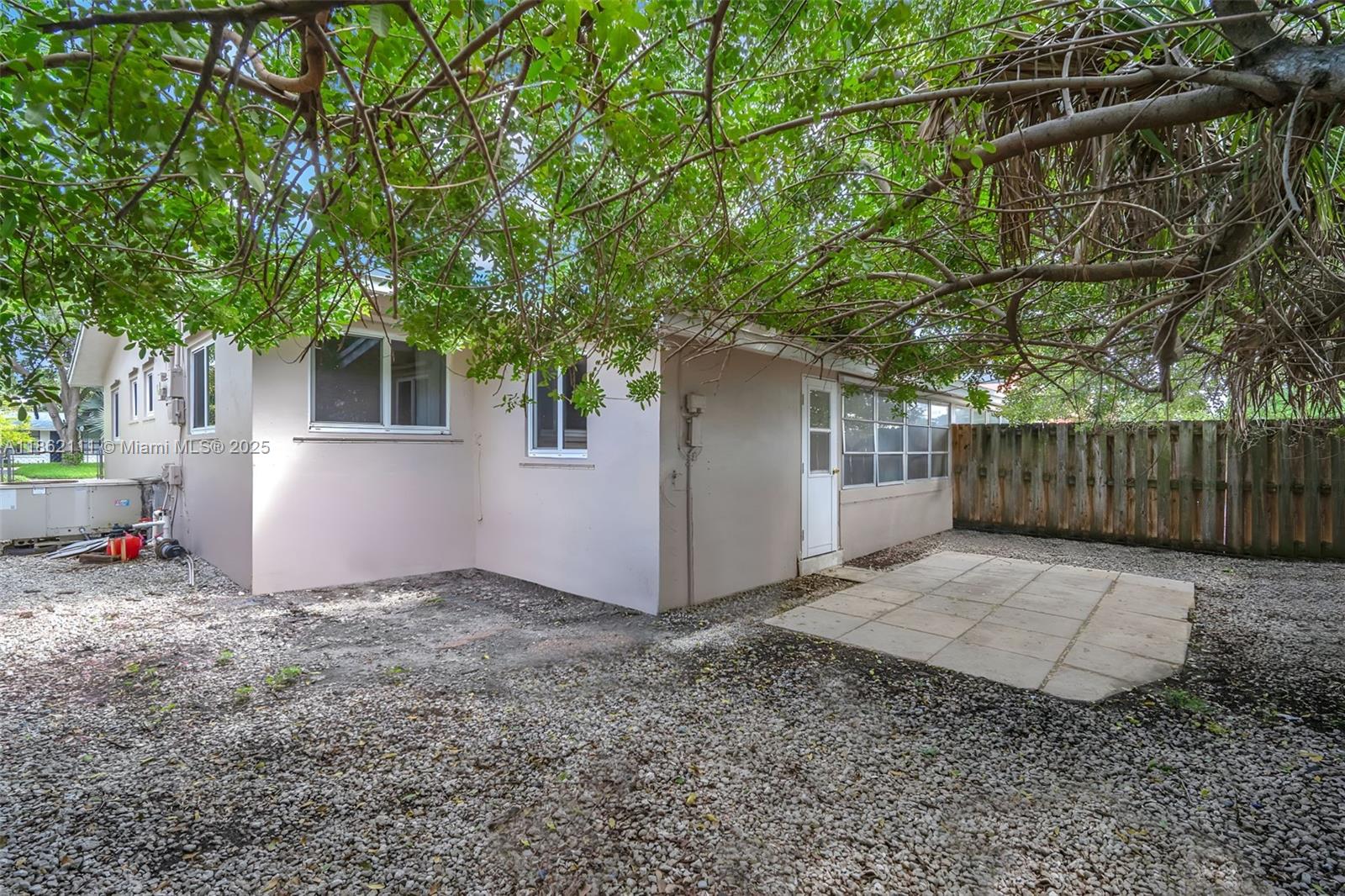 See details / 2631 sq. ft. $ 2025-10-19 0 Photo