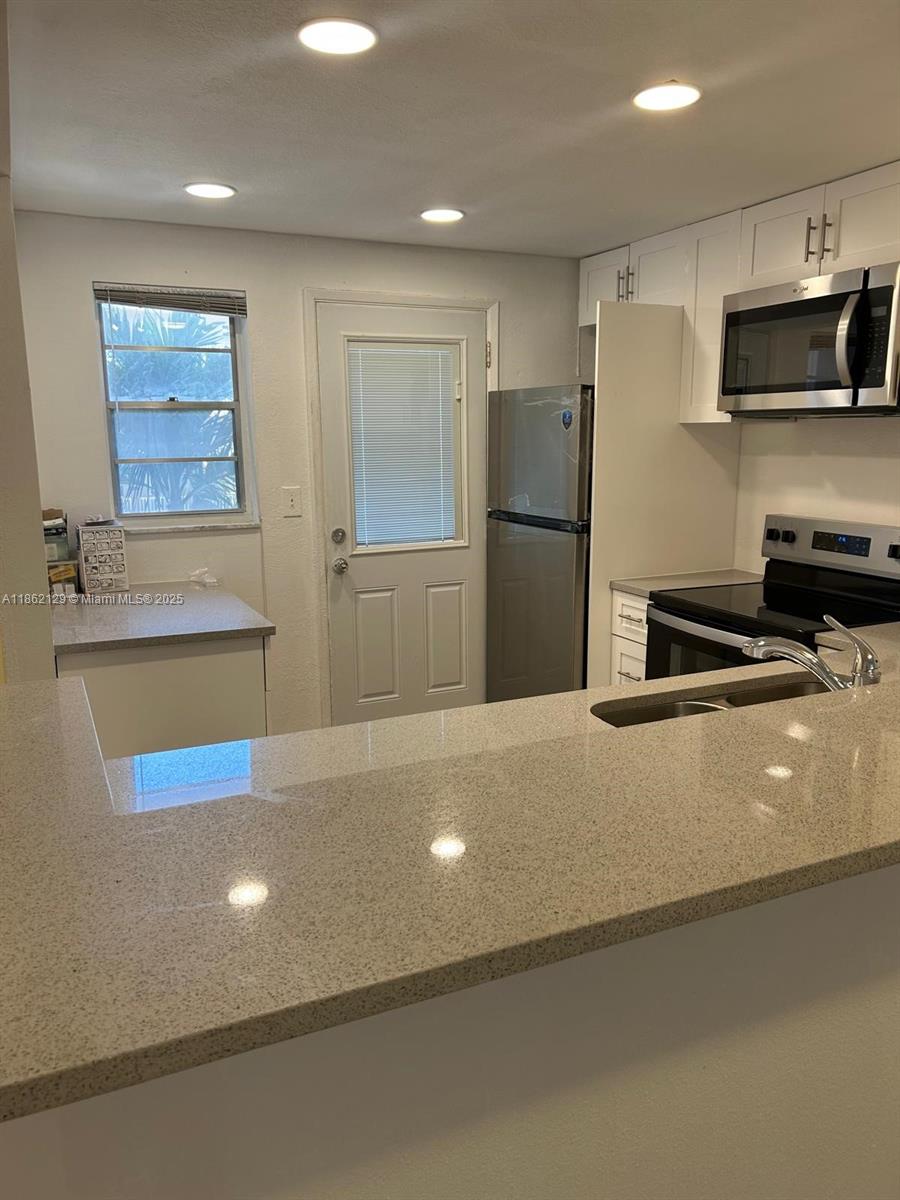 Photo of 500 12th Ave #304, Hallandale Beach, Florida, 33009 -