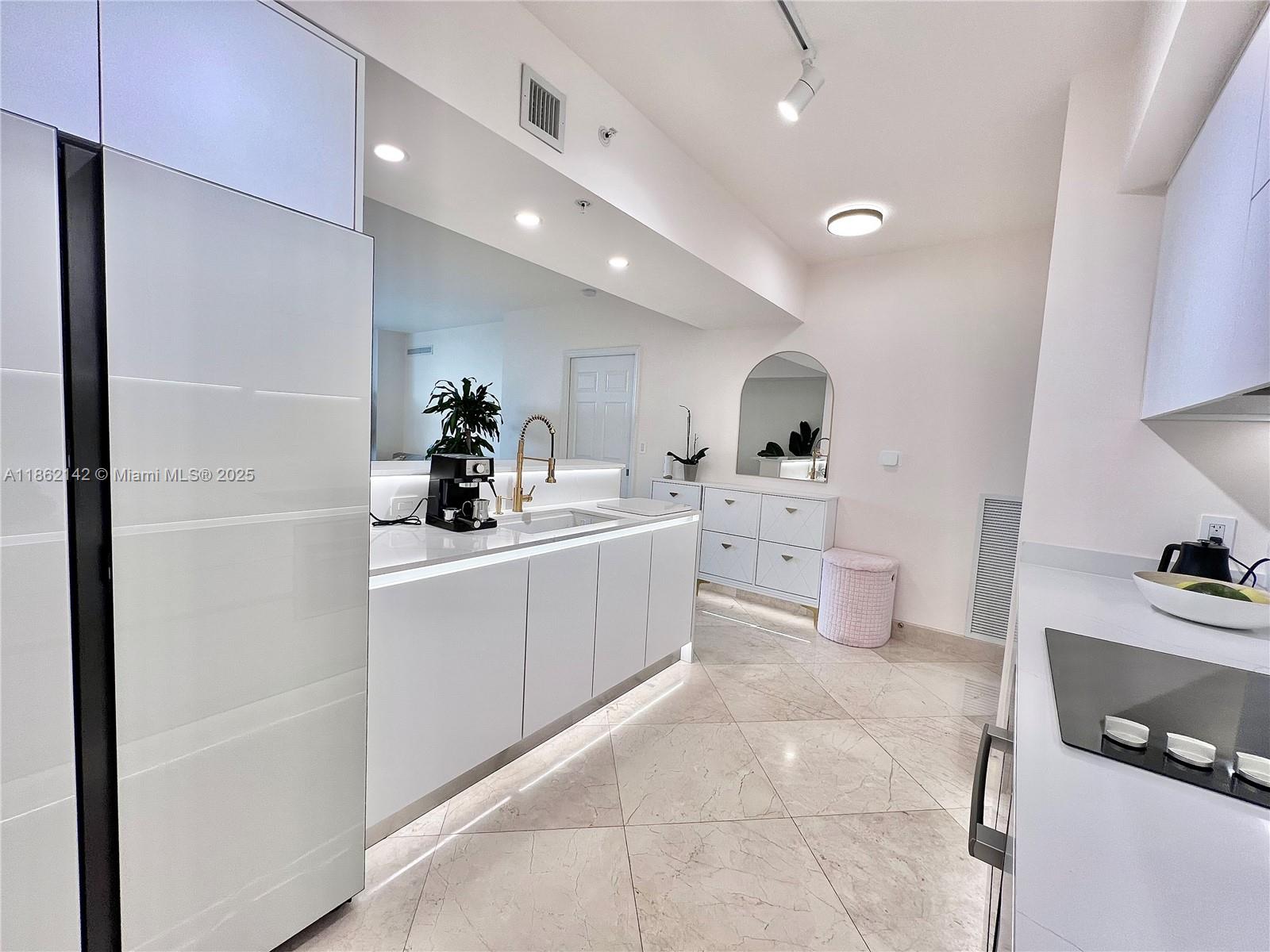 Photo of 1755 Hallandale Beach Blvd #405E, Hallandale Beach, Florida, 33009 -