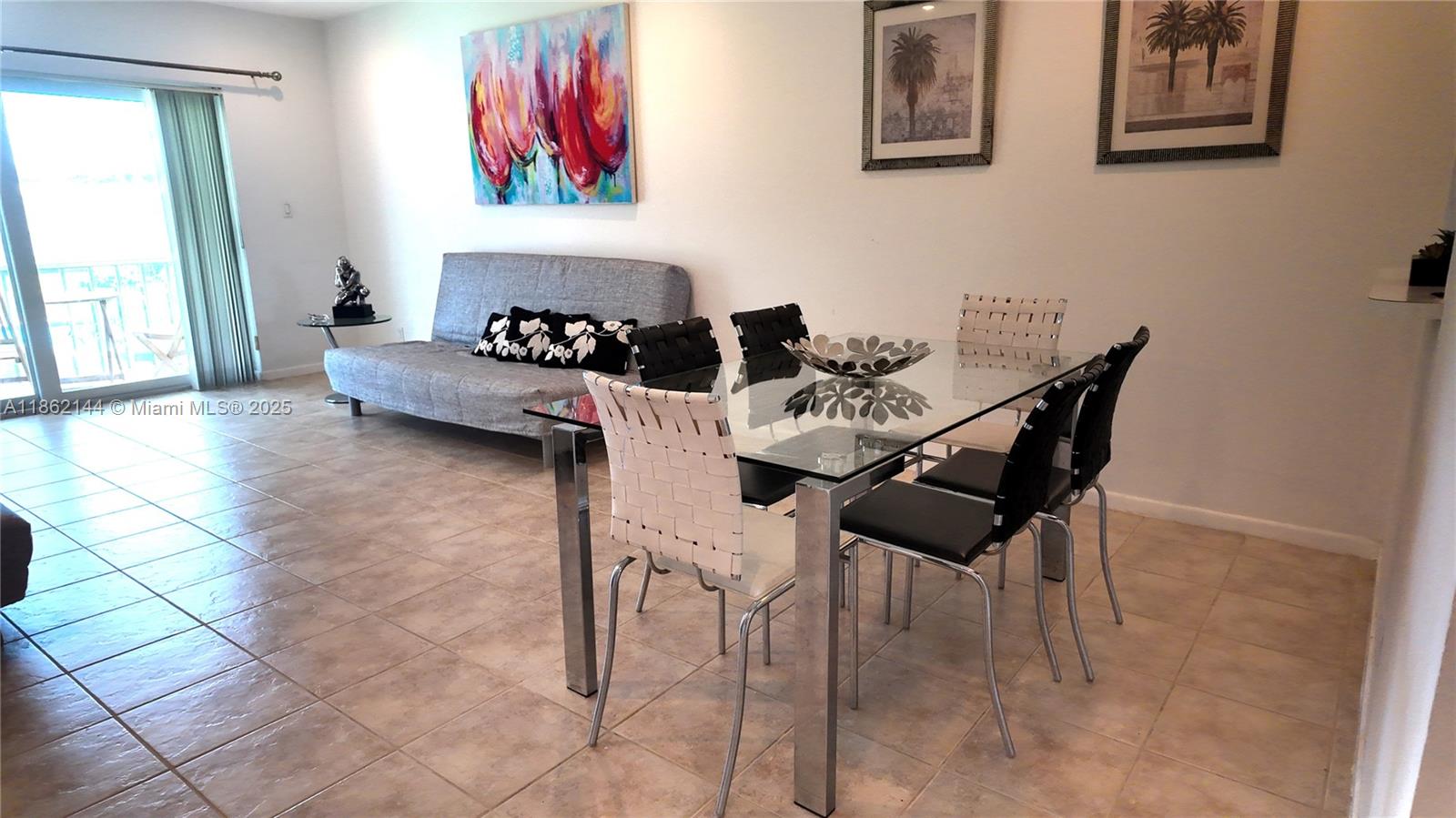 302 1 / 2 775 sq. ft. $ 2025-10-02 0 Photo