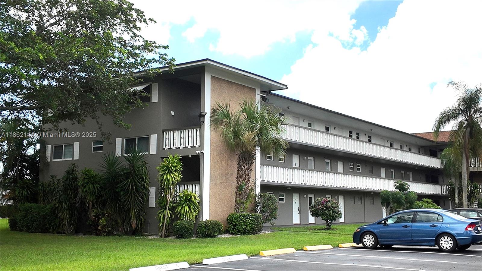302 1 / 2 775 sq. ft. $ 2025-10-02 0 Photo