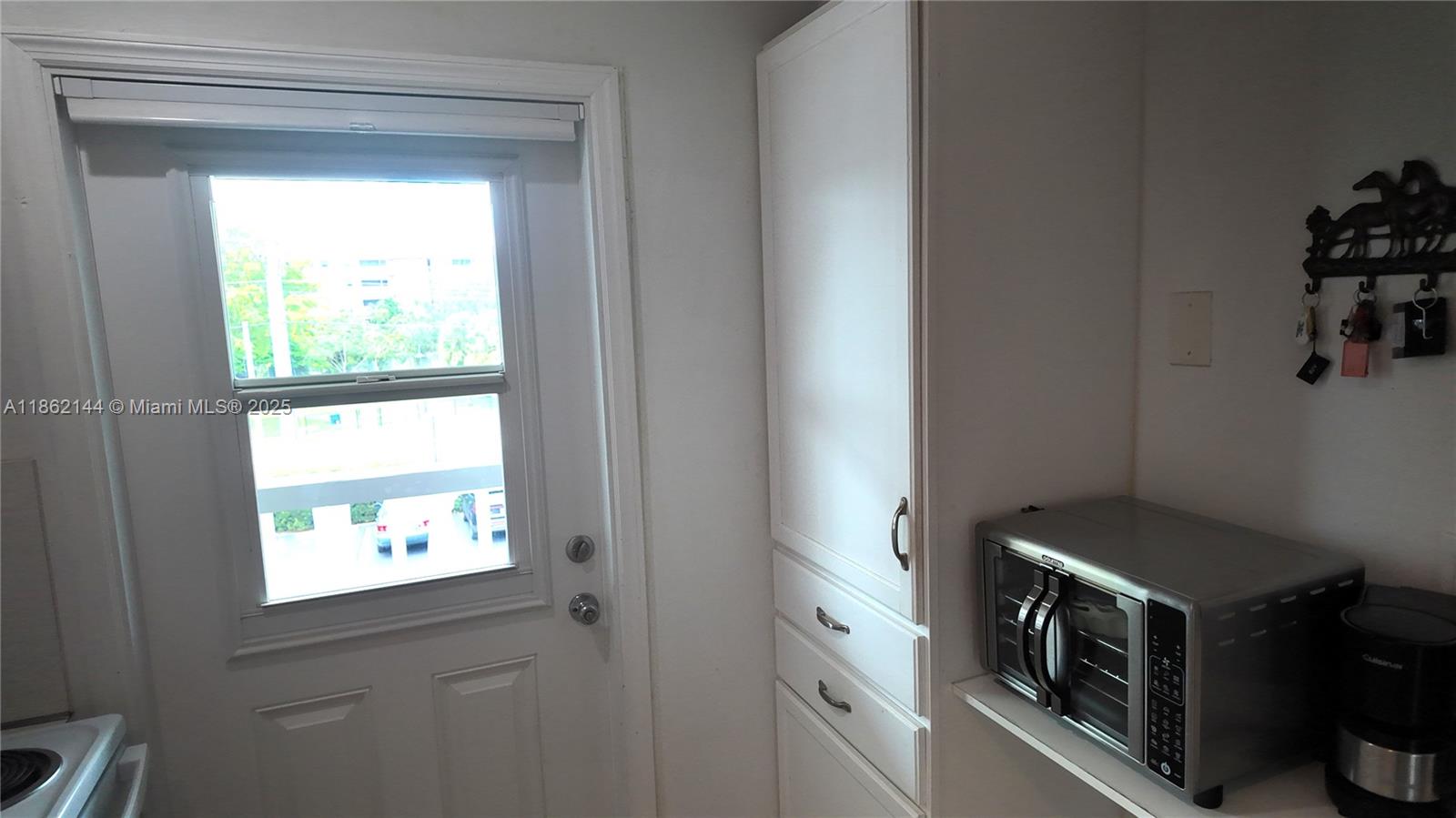 302 1 / 2 775 sq. ft. $ 2025-10-02 0 Photo