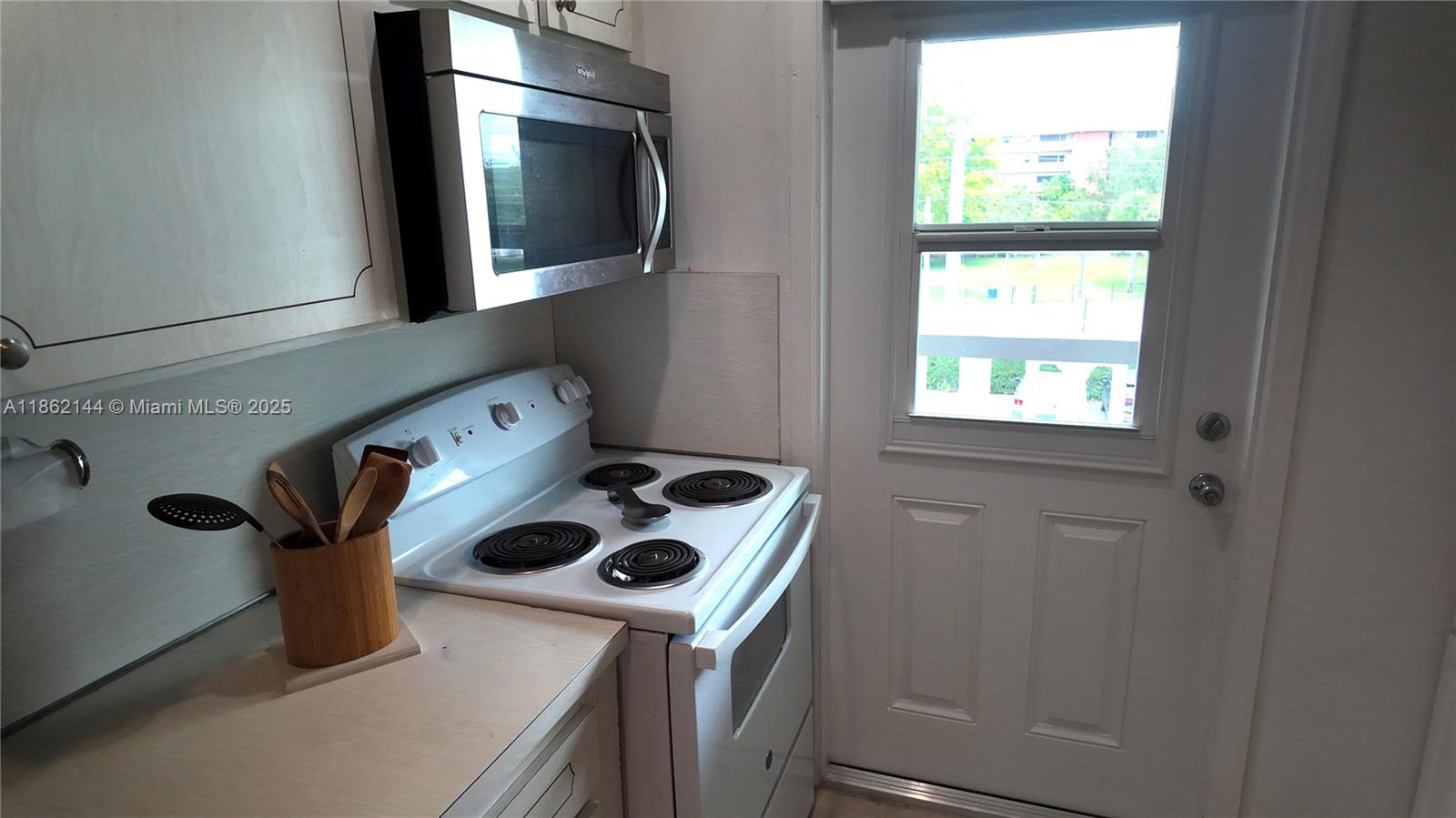 302 1 / 2 775 sq. ft. $ 2025-10-02 0 Photo
