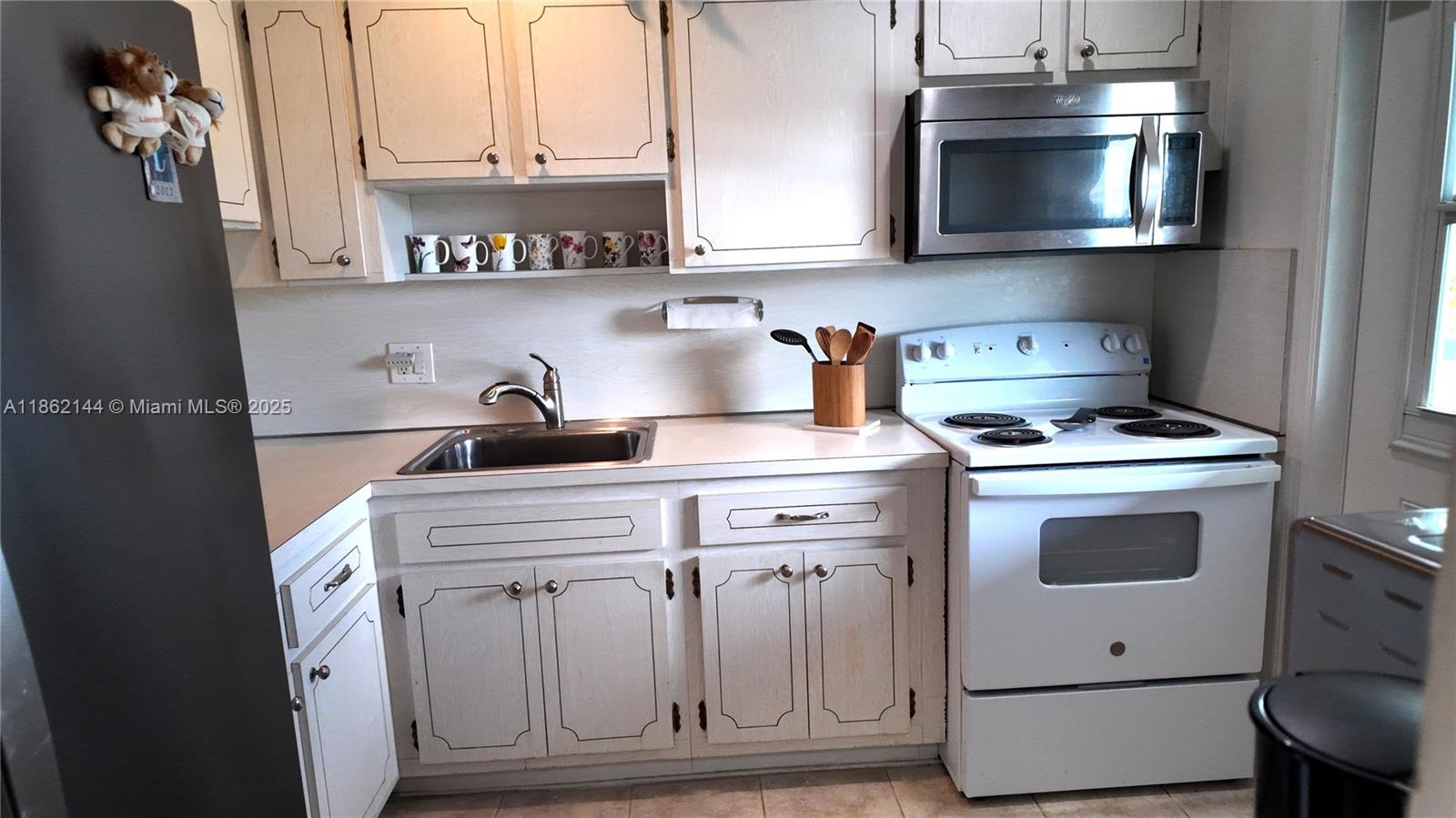 302 1 / 2 775 sq. ft. $ 2025-10-02 0 Photo