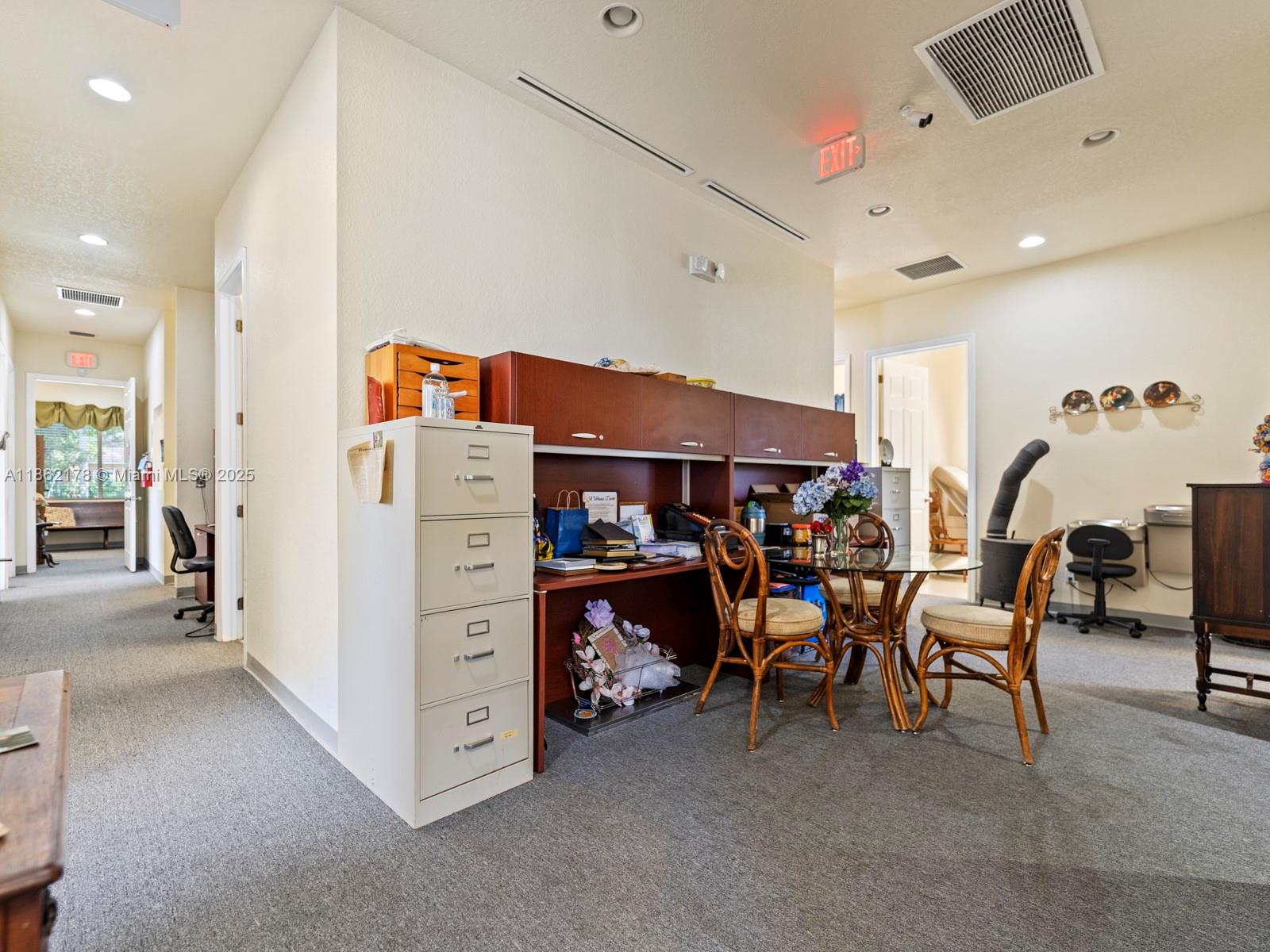 See details / sq. ft. $ 2025-08-20 0 Photo