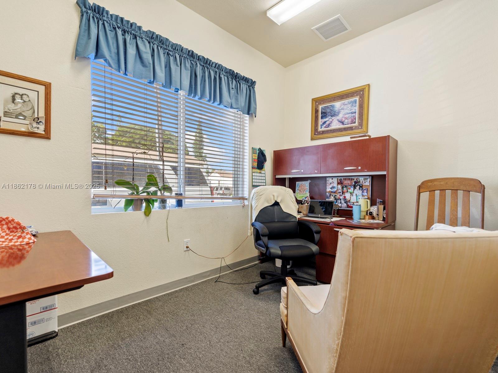 See details / sq. ft. $ 2025-08-20 0 Photo