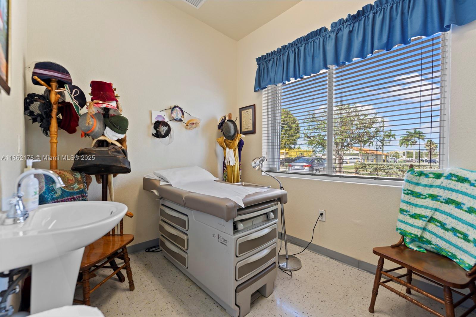 See details / sq. ft. $ 2025-08-20 0 Photo