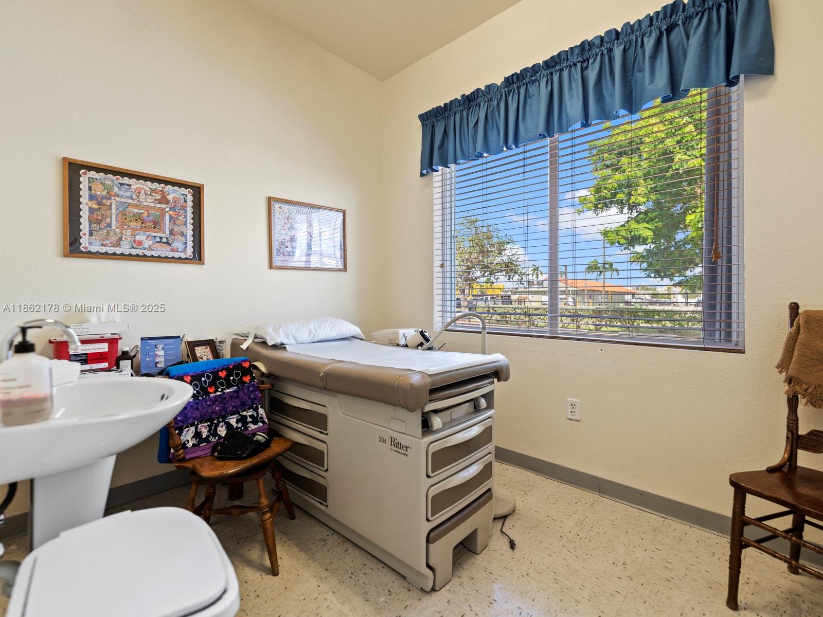 See details / sq. ft. $ 2025-08-20 0 Photo