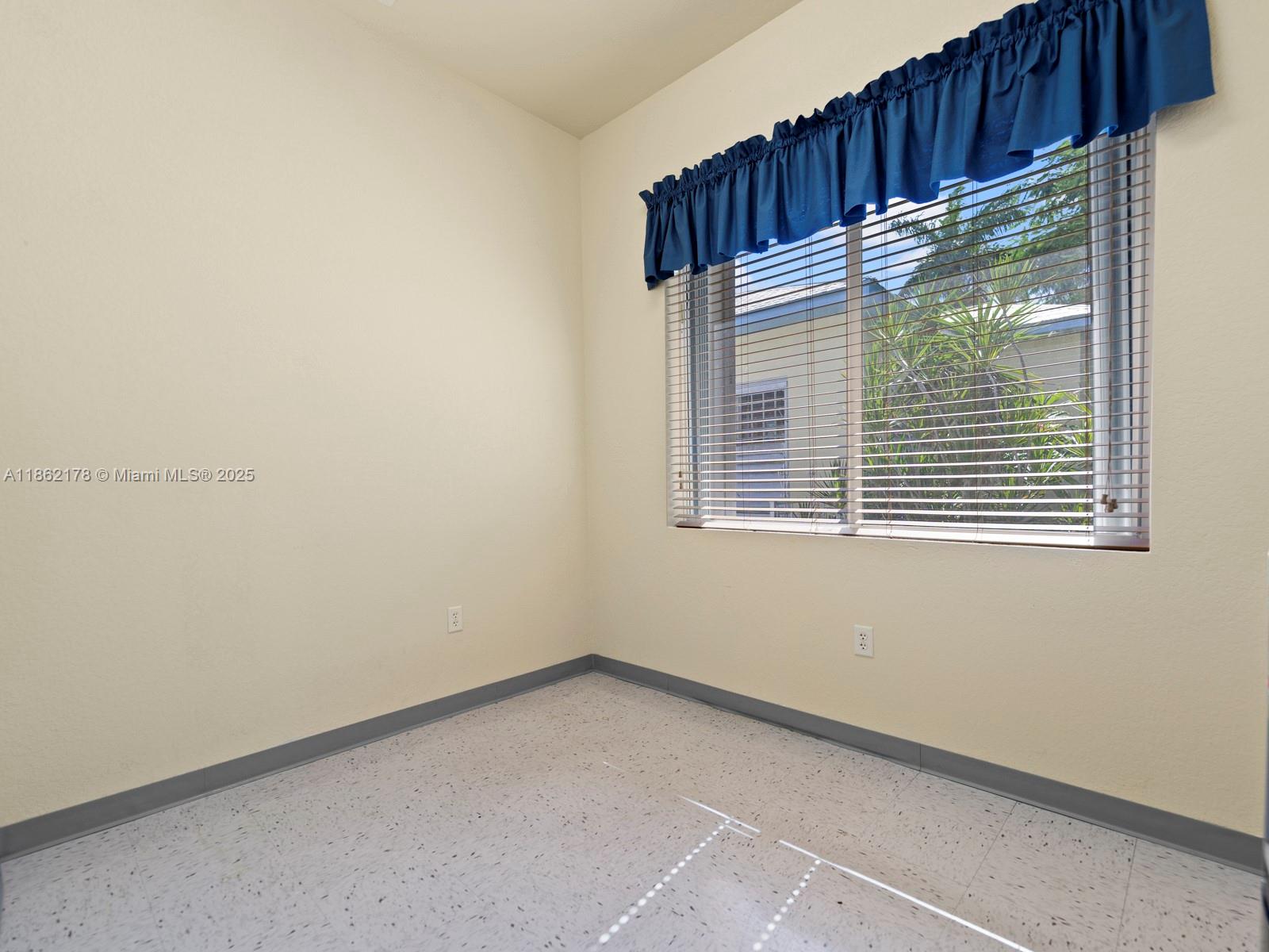 See details / sq. ft. $ 2025-08-20 0 Photo