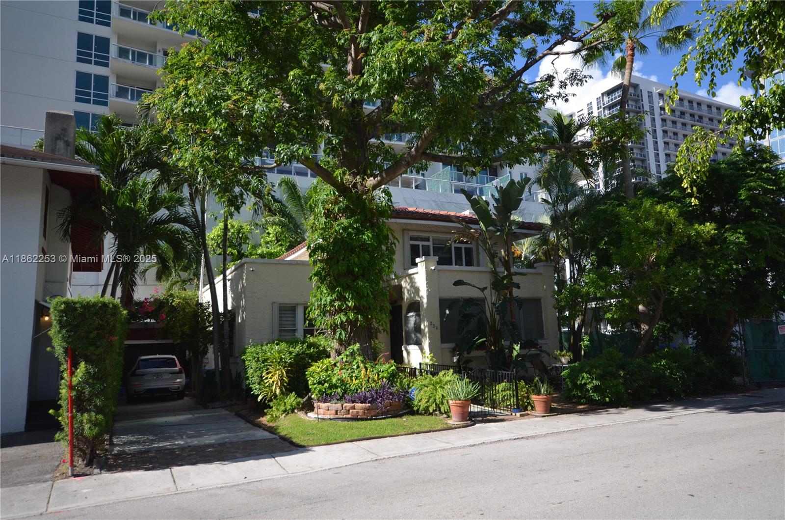 See details / sq. ft. $ 2025-08-20 0 Photo