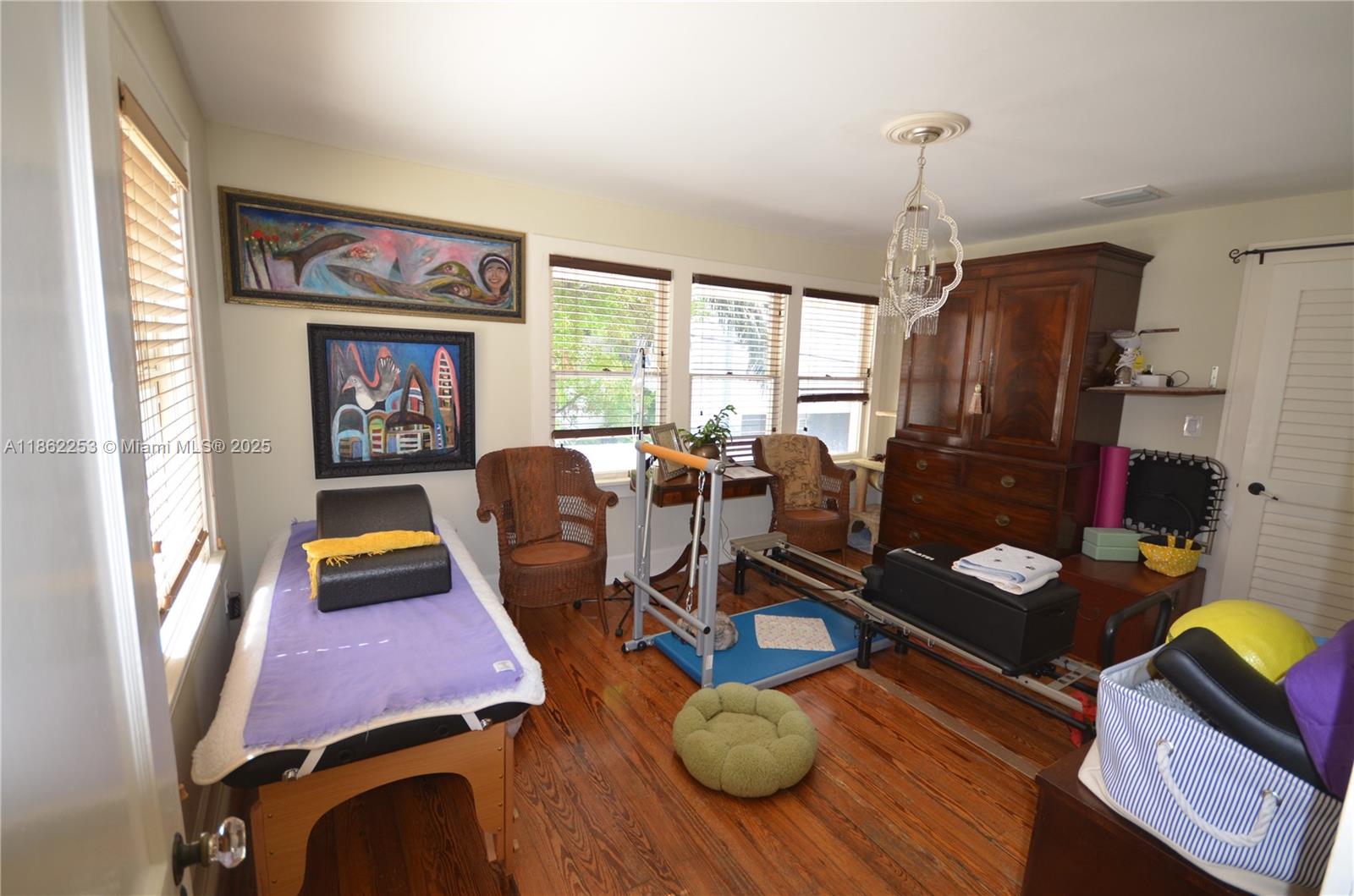 See details / sq. ft. $ 2025-08-20 0 Photo