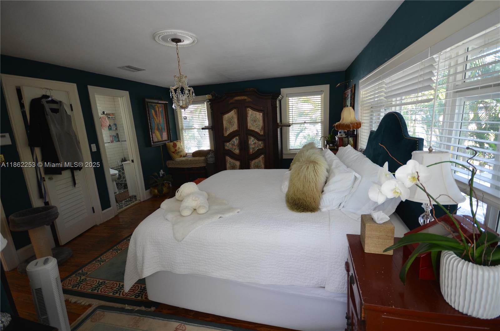 See details / sq. ft. $ 2025-08-20 0 Photo