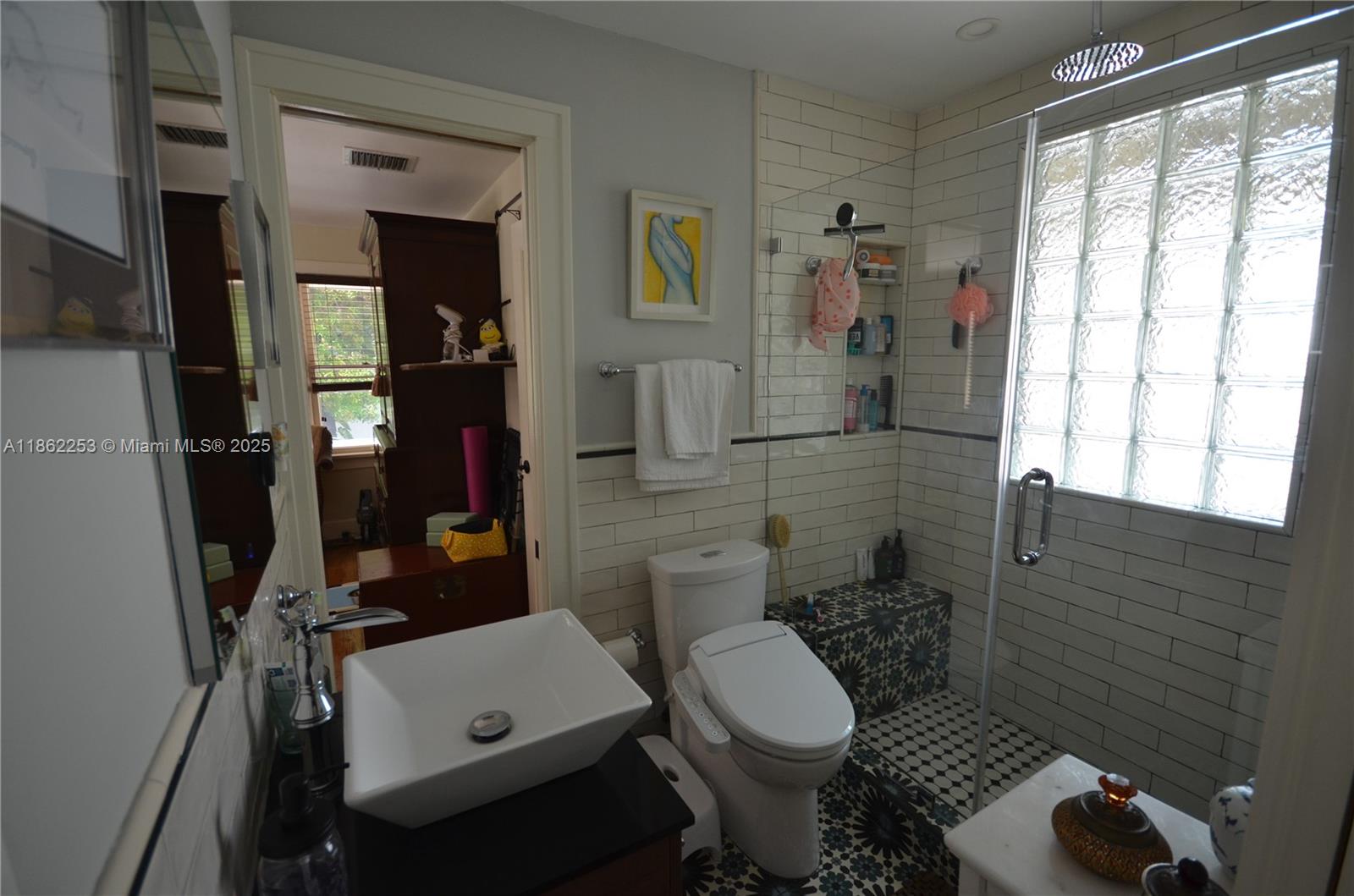 See details / sq. ft. $ 2025-08-20 0 Photo