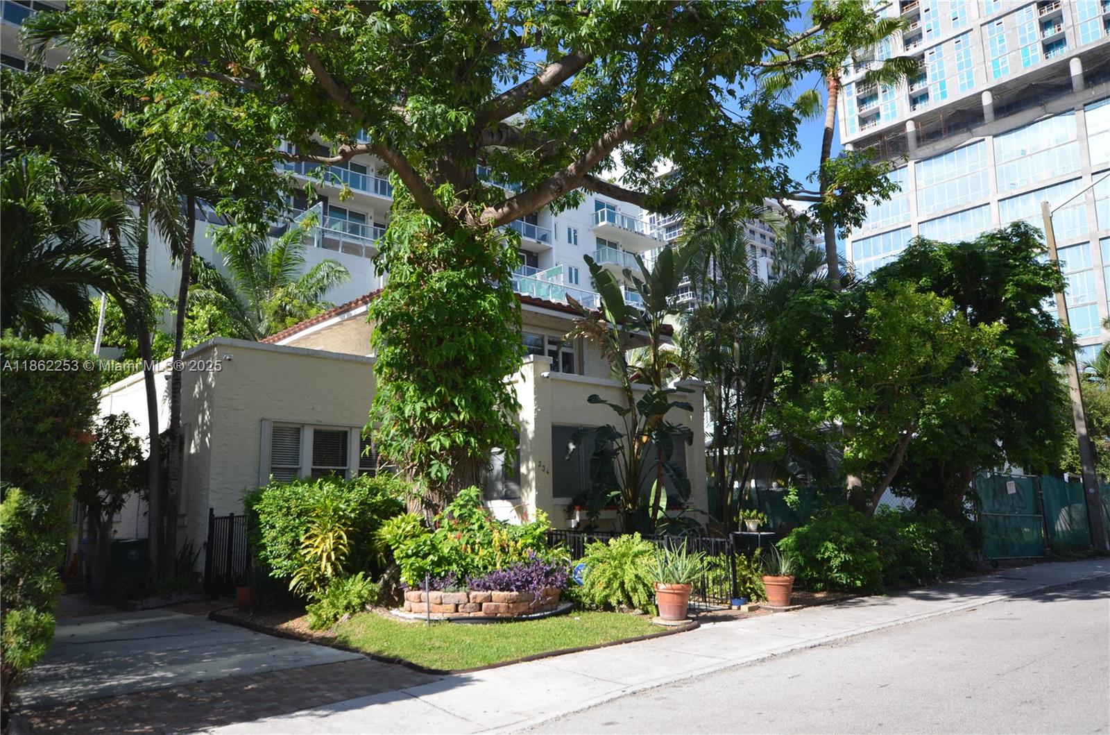 See details / sq. ft. $ 2025-08-20 0 Photo
