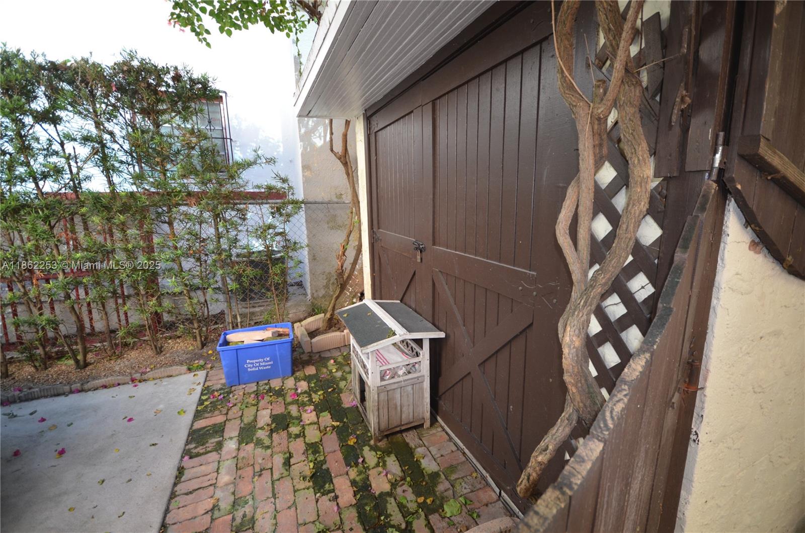 See details / sq. ft. $ 2025-08-20 0 Photo