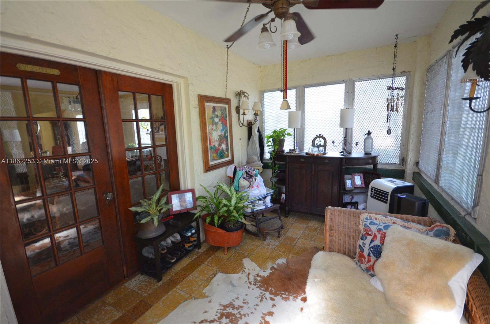 See details / sq. ft. $ 2025-08-20 0 Photo