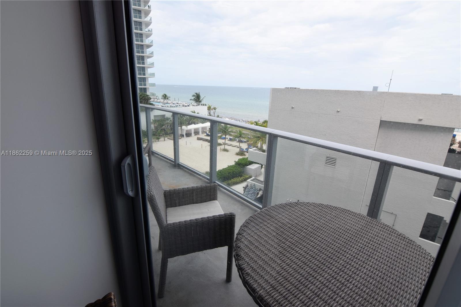 See details 403 1 / 1 759 sq. ft. $ 2025-08-20 0 Photo