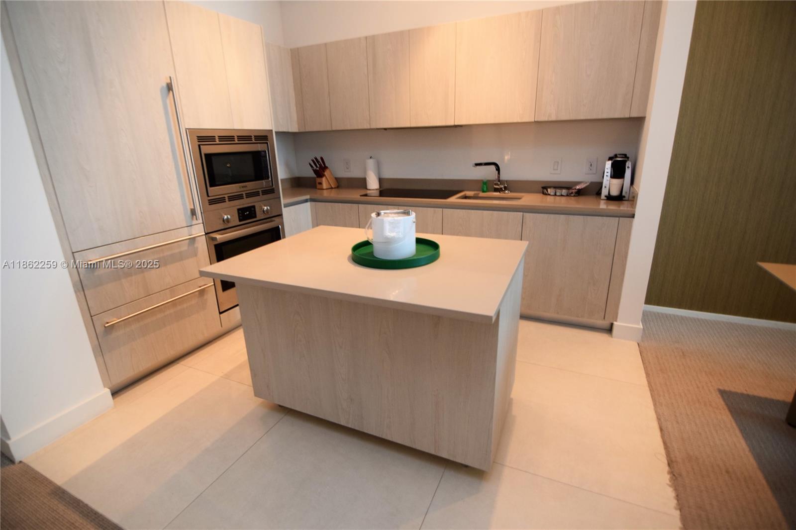 See details 403 1 / 1 759 sq. ft. $ 2025-08-20 0 Photo