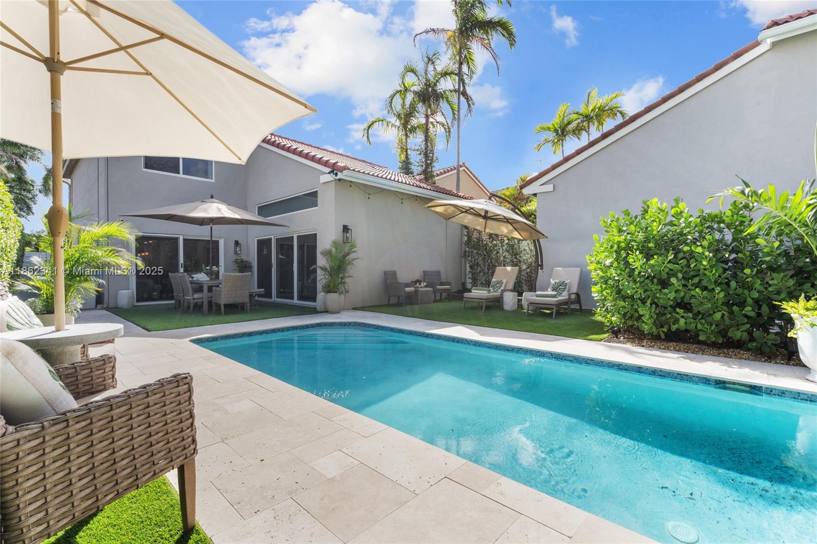 Photo of 1105 Pin Oak St  (1105), Hollywood, Florida, 33019 - 