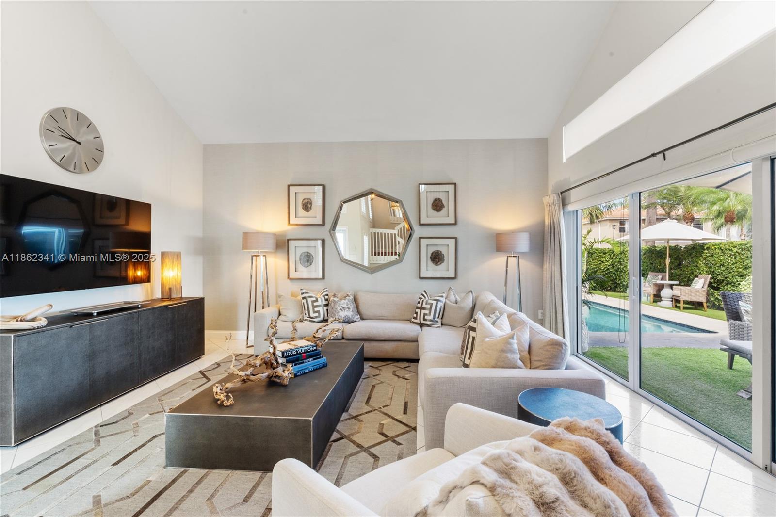 Photo of 1105 Pin Oak St  (1105), Hollywood, Florida, 33019 - 