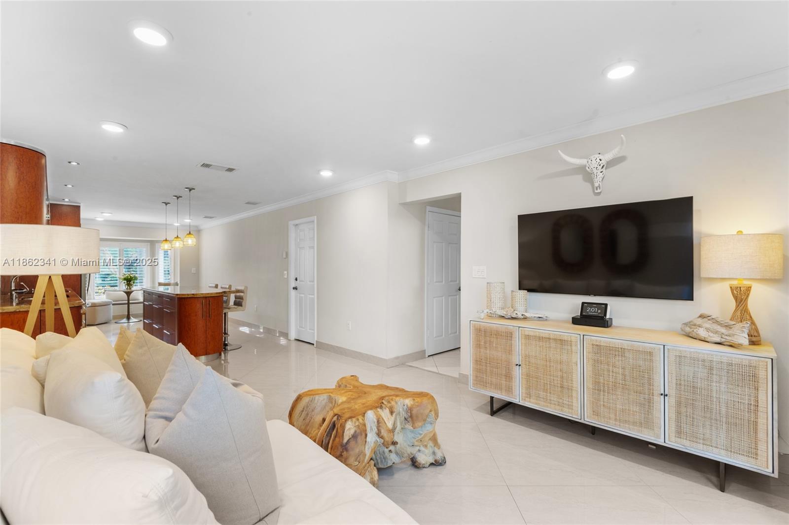 Photo of 1105 Pin Oak St  (1105), Hollywood, Florida, 33019 - 