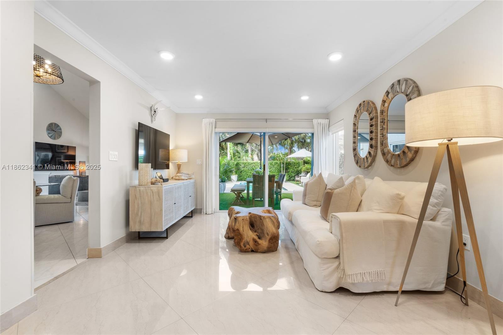 Photo of 1105 Pin Oak St  (1105), Hollywood, Florida, 33019 - 