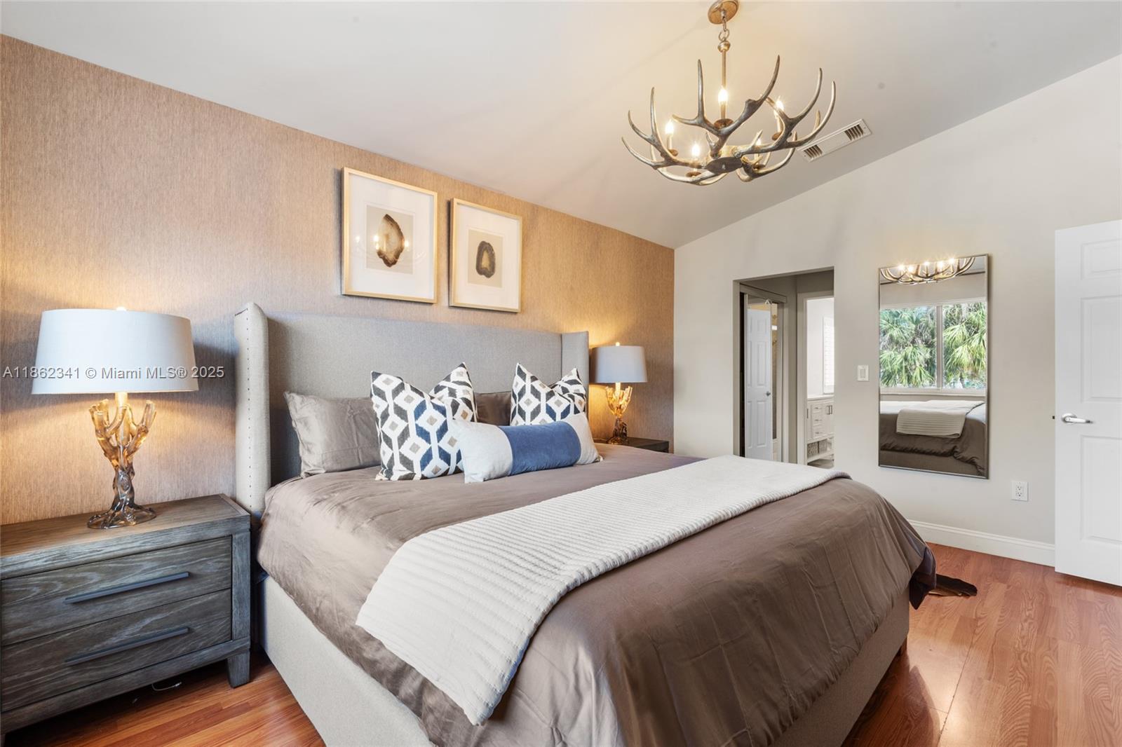 Photo of 1105 Pin Oak St  (1105), Hollywood, Florida, 33019 - 