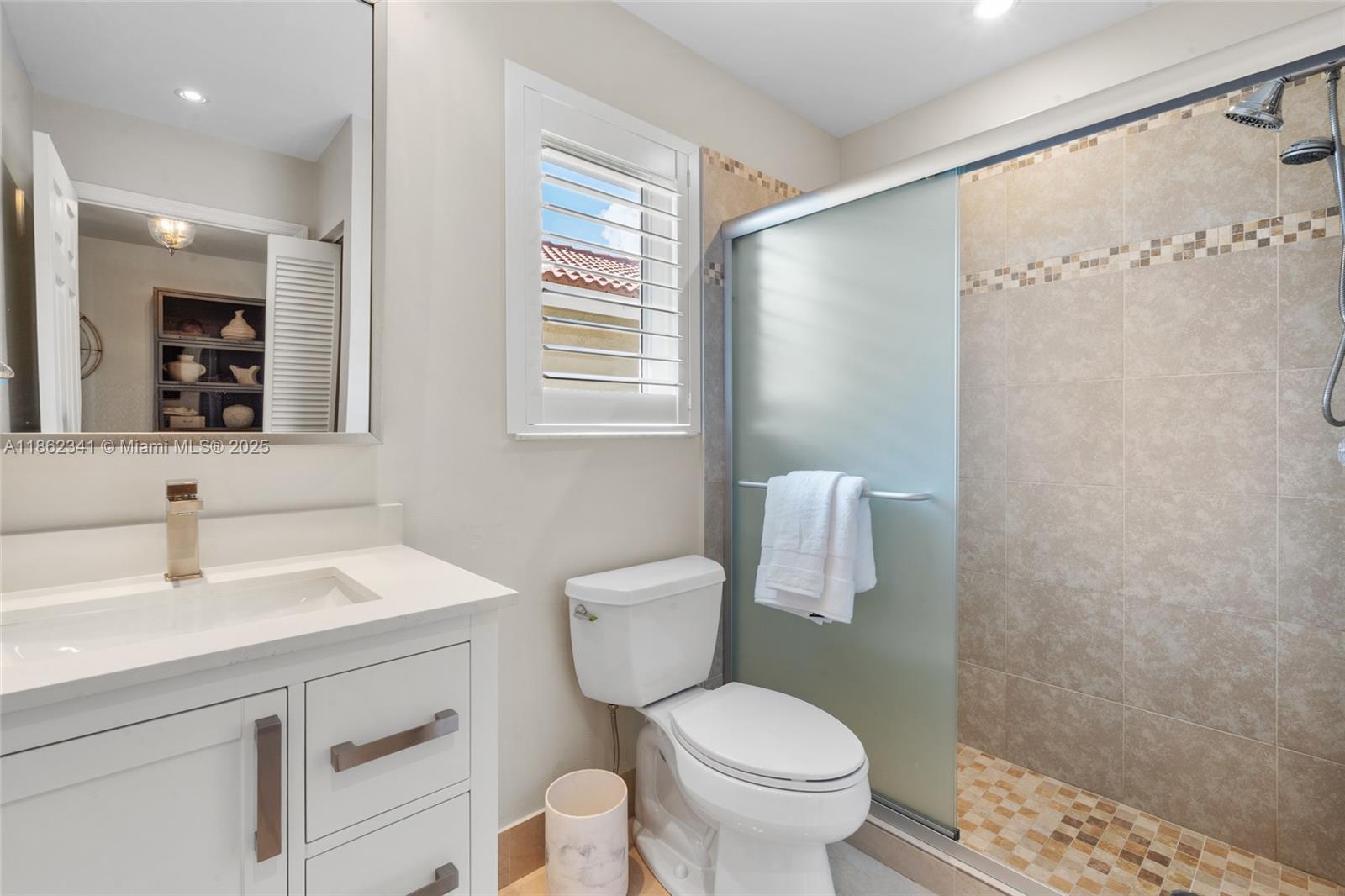 Photo of 1105 Pin Oak St  (1105), Hollywood, Florida, 33019 - 