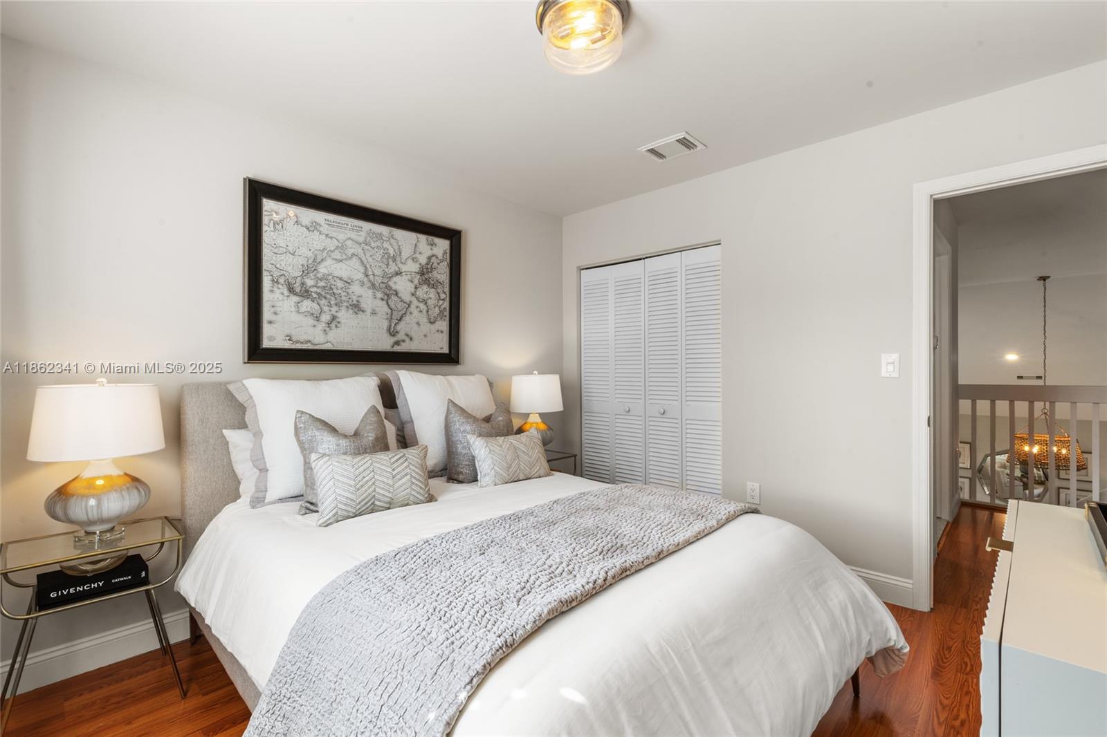Photo of 1105 Pin Oak St  (1105), Hollywood, Florida, 33019 - 