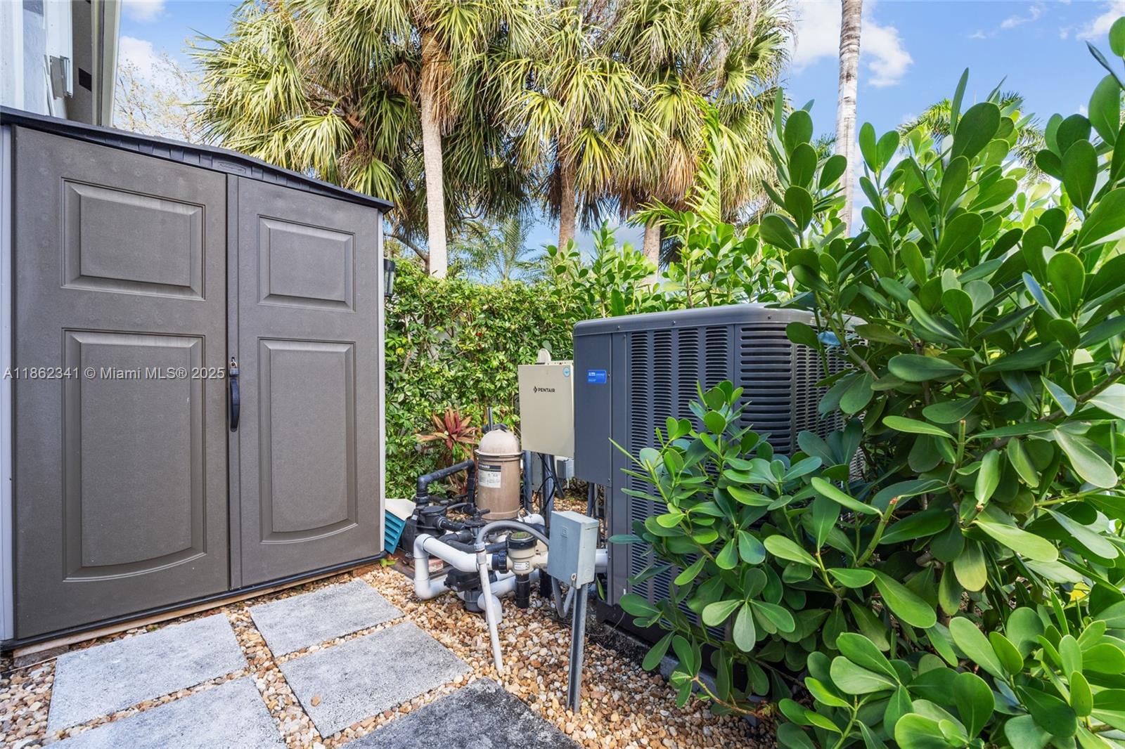 Photo of 1105 Pin Oak St  (1105), Hollywood, Florida, 33019 - 