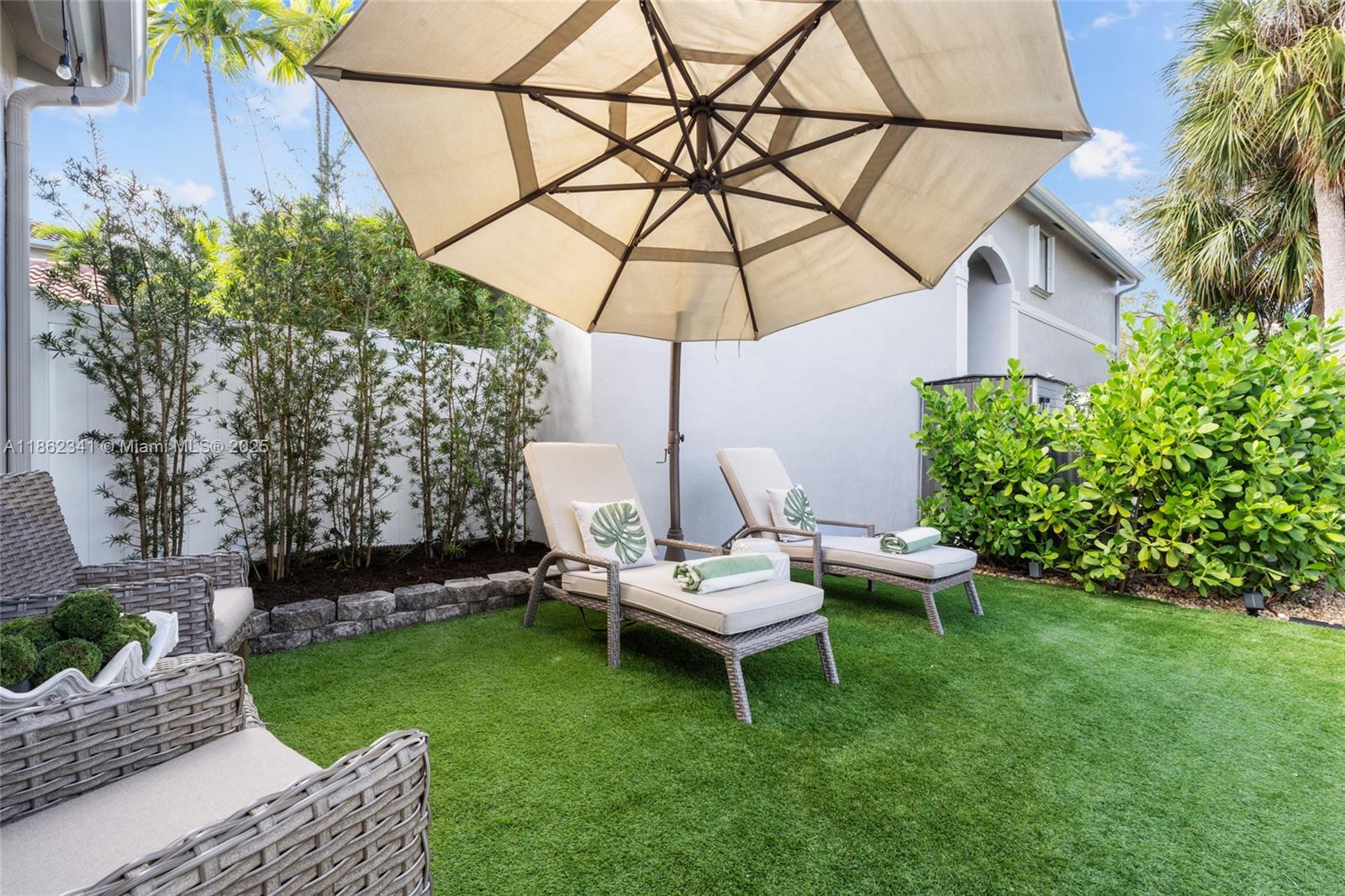 Photo of 1105 Pin Oak St  (1105), Hollywood, Florida, 33019 - 