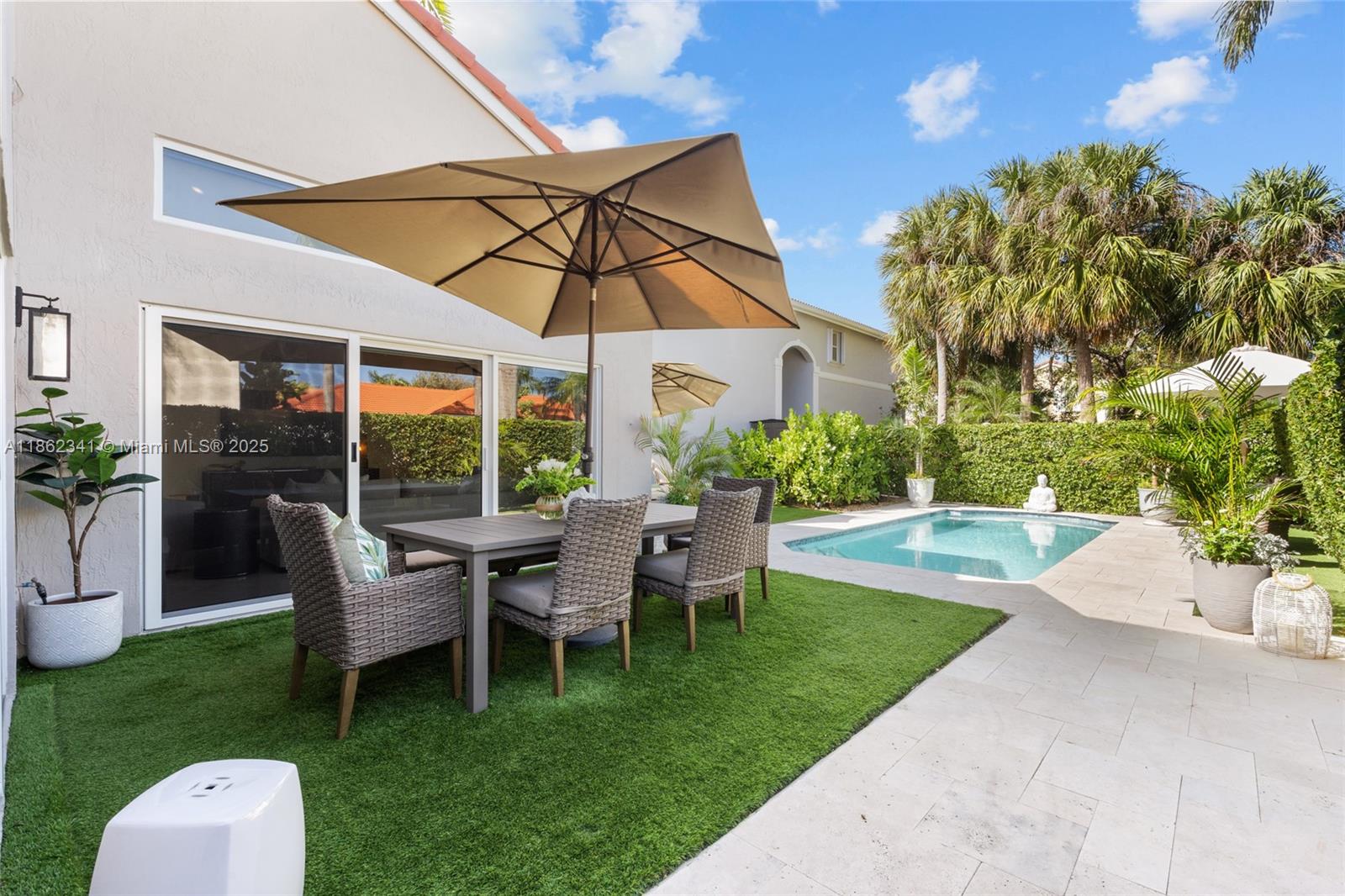 Photo of 1105 Pin Oak St  (1105), Hollywood, Florida, 33019 - 