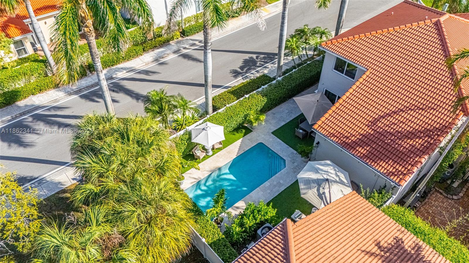 Photo of 1105 Pin Oak St  (1105), Hollywood, Florida, 33019 - 