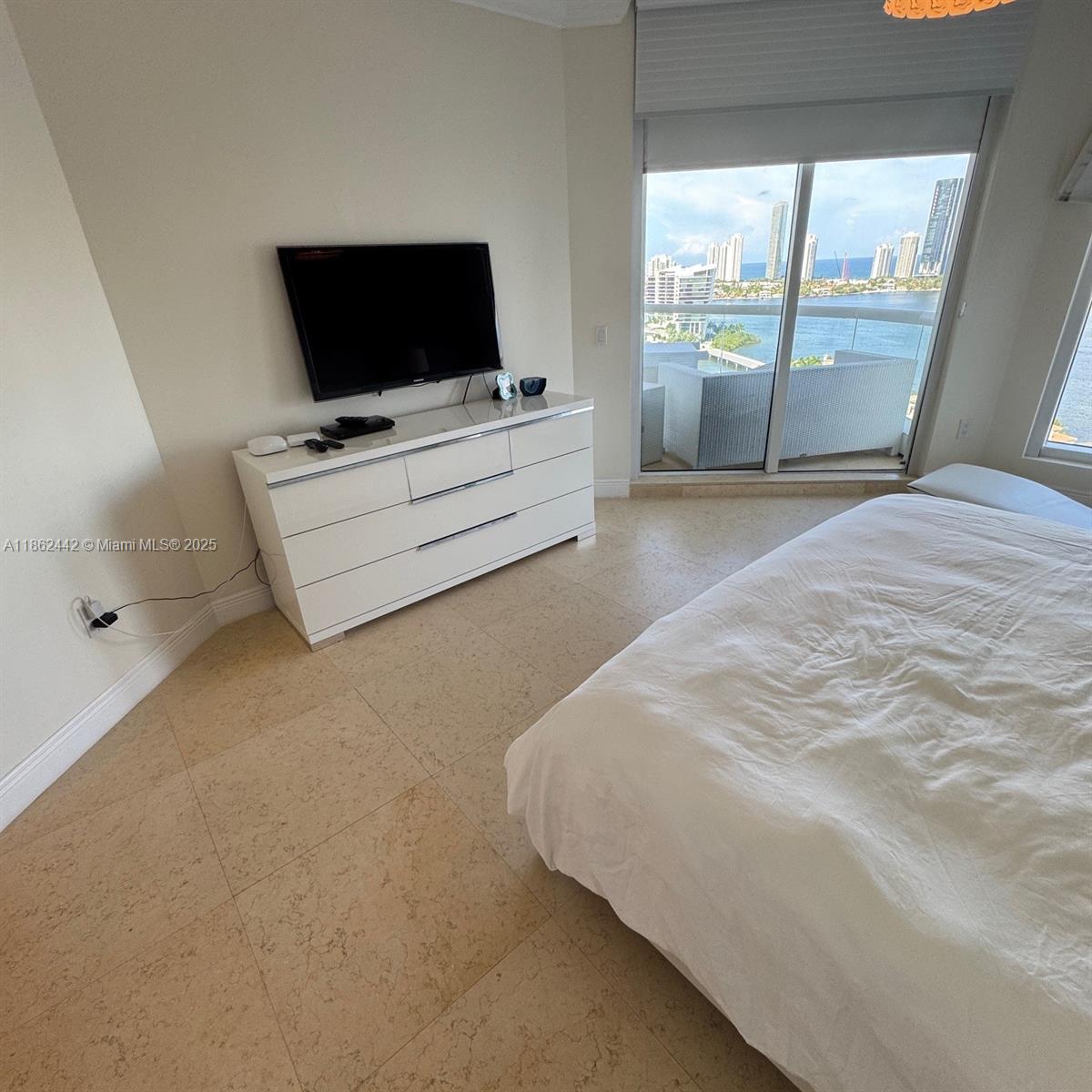 2204 3 / 3 2030 sq. ft. $ 2025-08-20 0 Photo