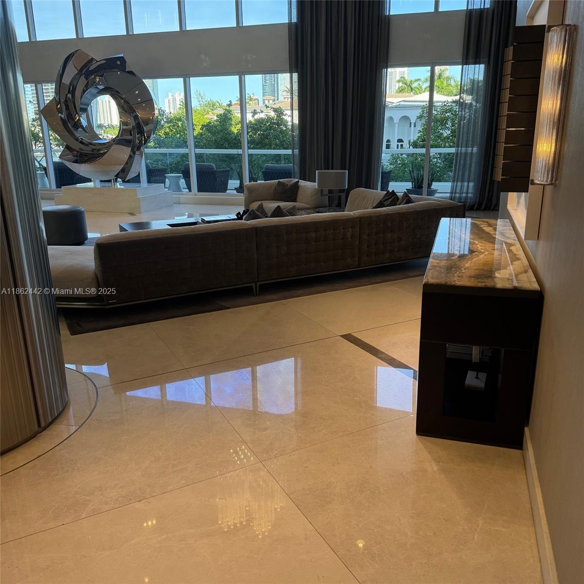 2204 3 / 3 2030 sq. ft. $ 2025-08-20 0 Photo