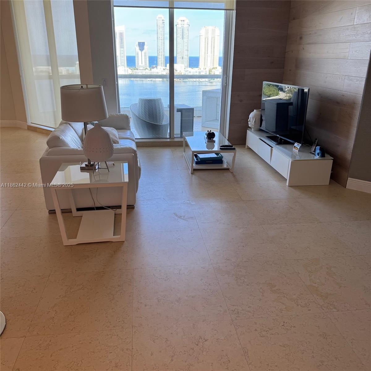 2204 3 / 3 2030 sq. ft. $ 2025-08-20 0 Photo