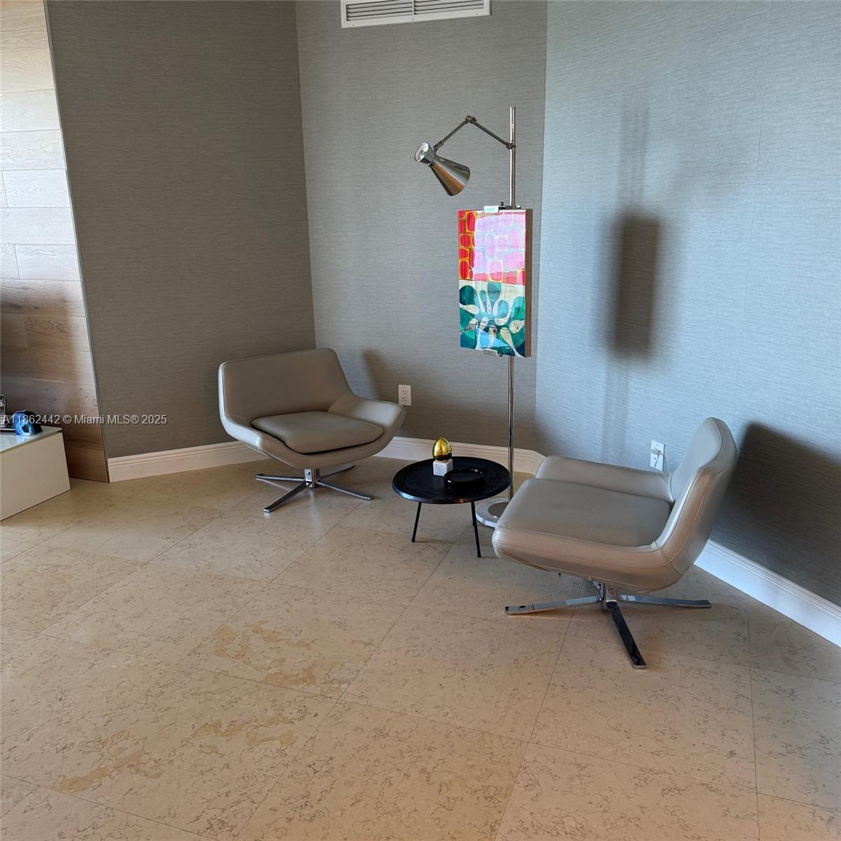 2204 3 / 3 2030 sq. ft. $ 2025-08-20 0 Photo