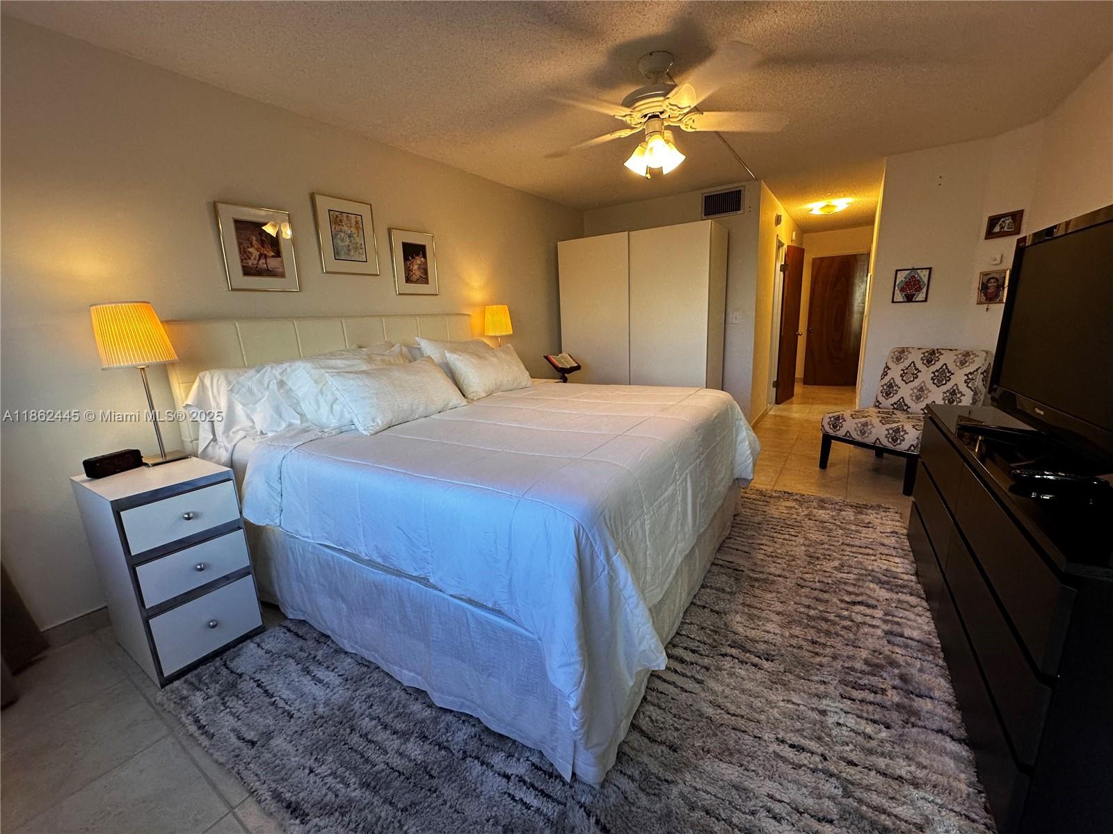 105-1 1 / 2 1036 sq. ft. $ 2025-08-20 0 Photo