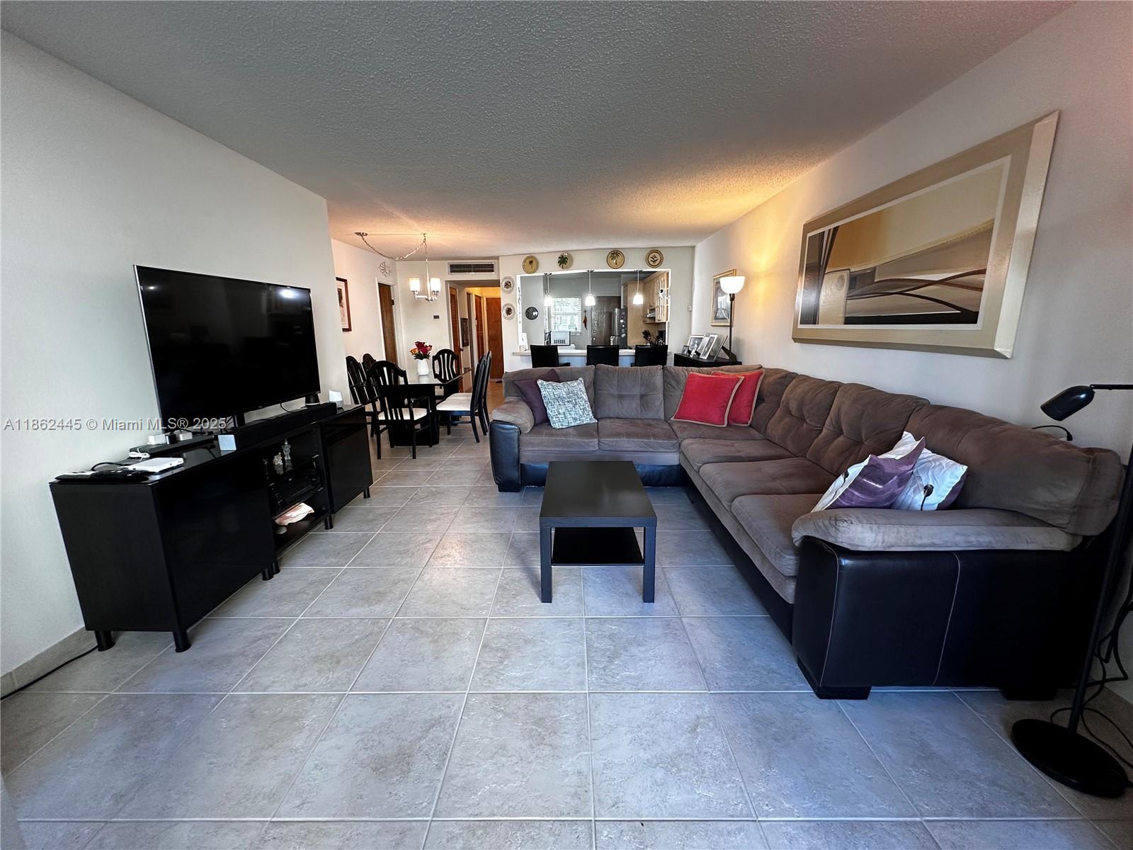 105-1 1 / 2 1036 sq. ft. $ 2025-08-20 0 Photo