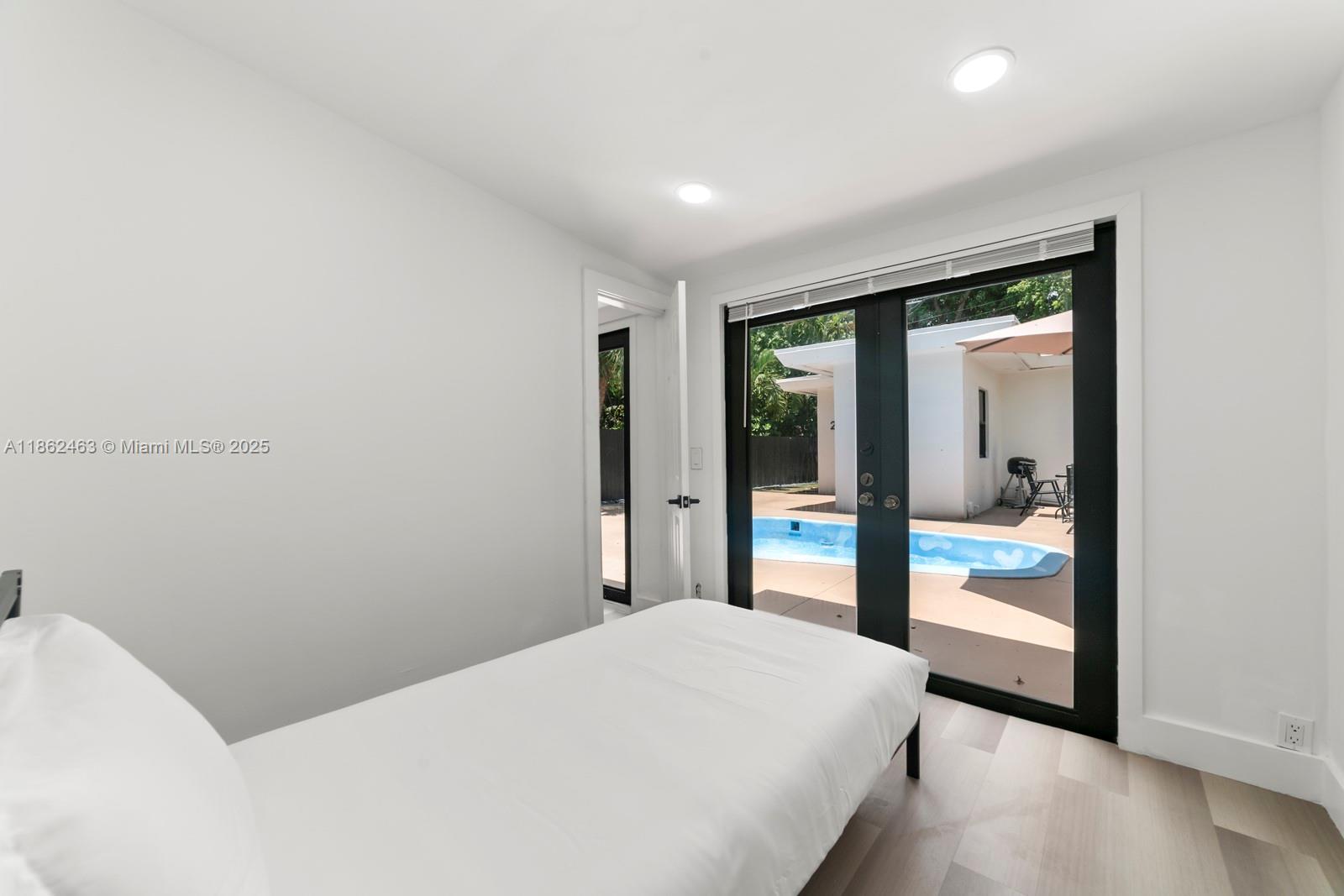 See details / 2886 sq. ft. $ 2025-08-20 0 Photo