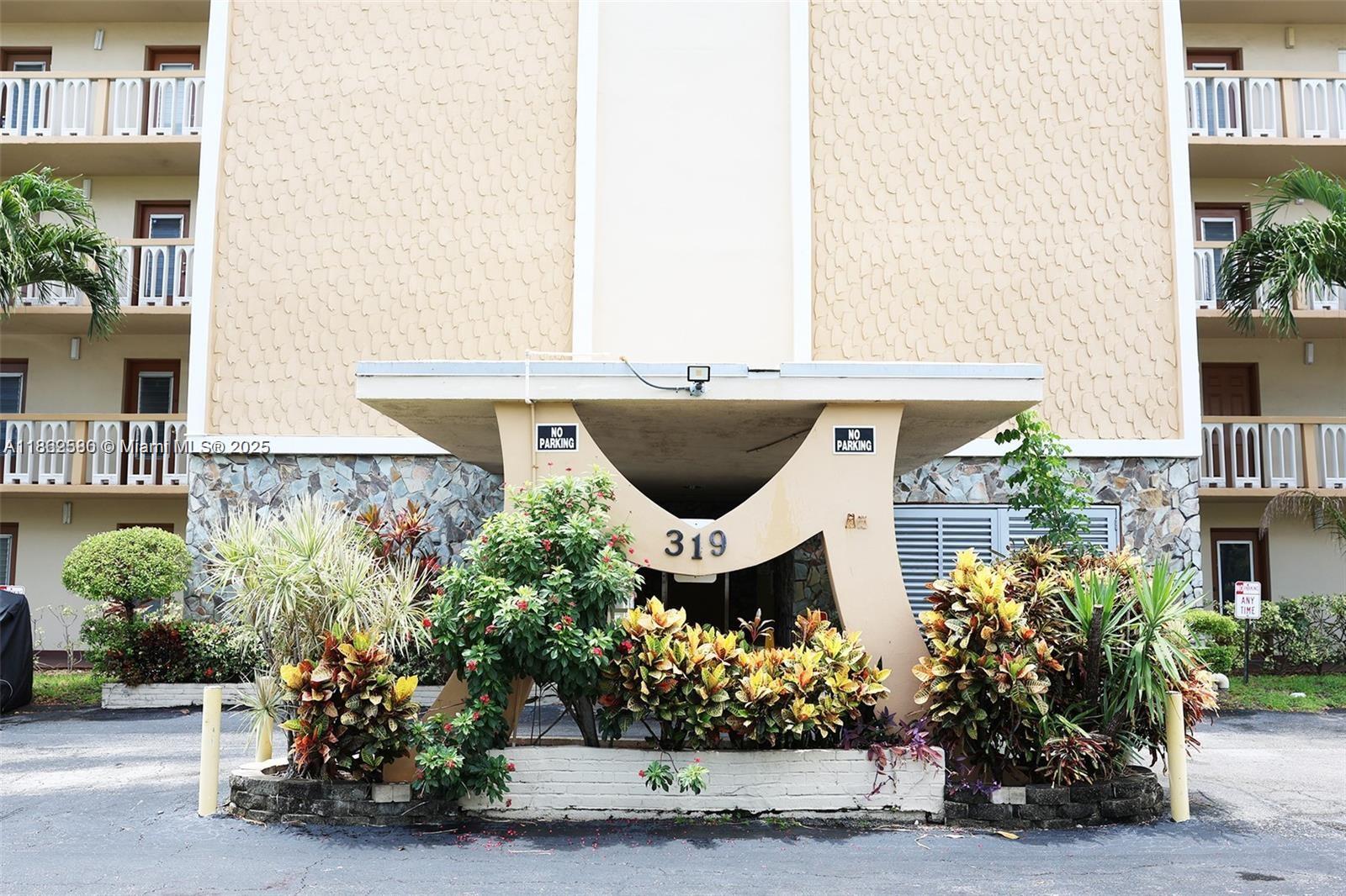 Photo of 319 14th Ave #505, Hallandale Beach, Florida, 33009 -