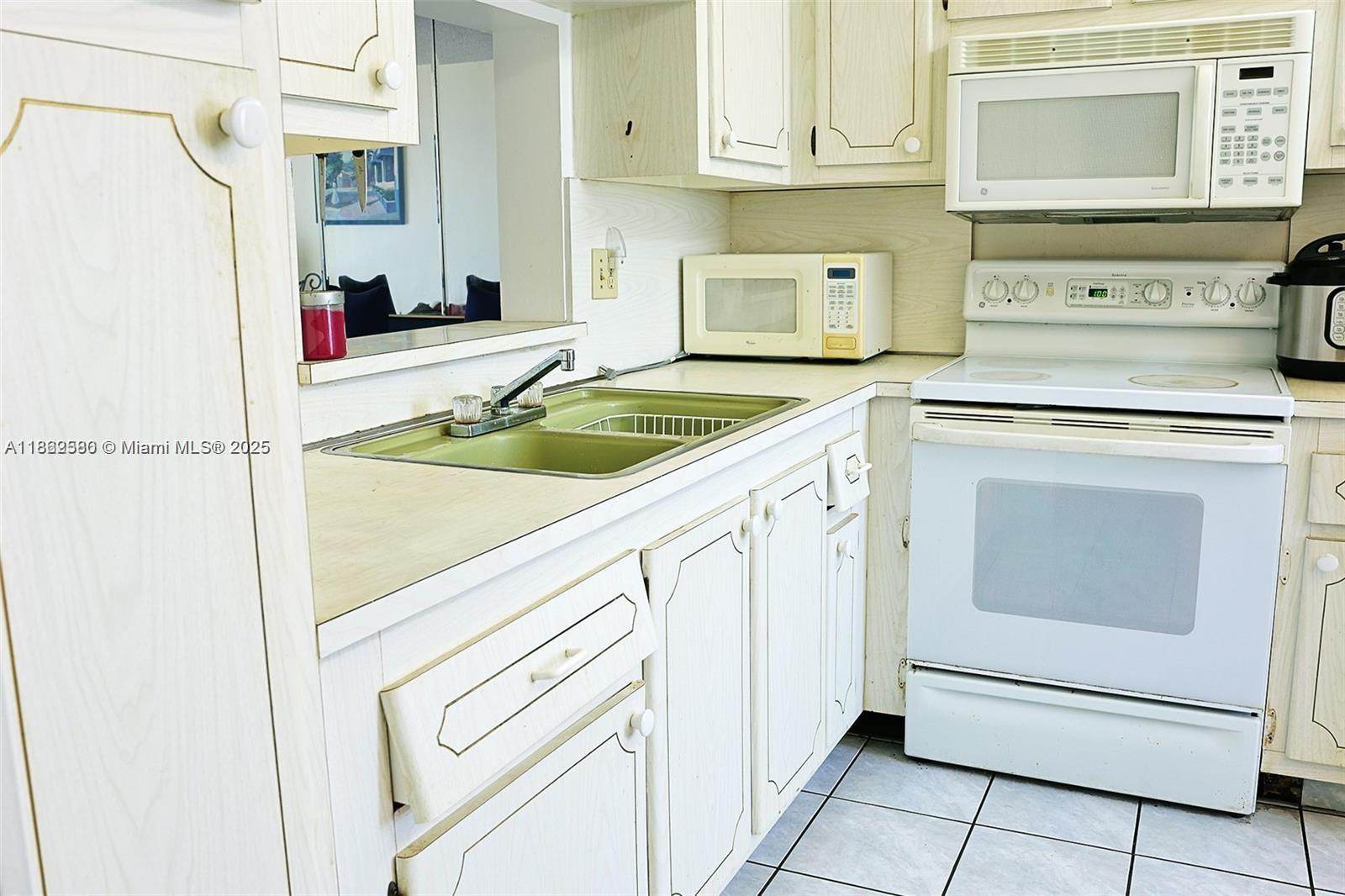 Photo of 319 14th Ave  #505, Hallandale Beach, Florida, 33009 - 